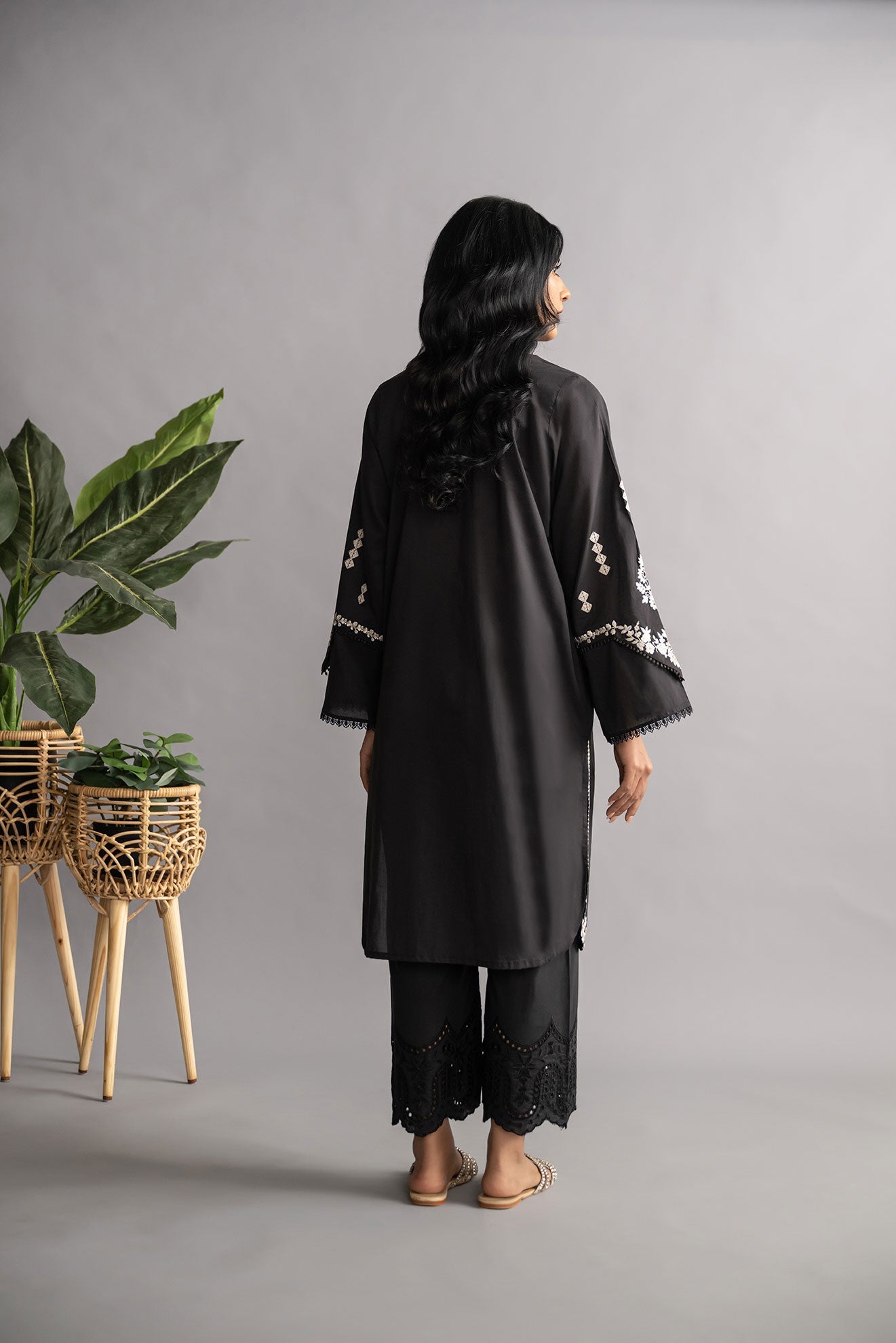 https://cdn.shopify.com/s/files/1/0587/3080/7460/products/DC-0423_4.jpg?v=1736415379