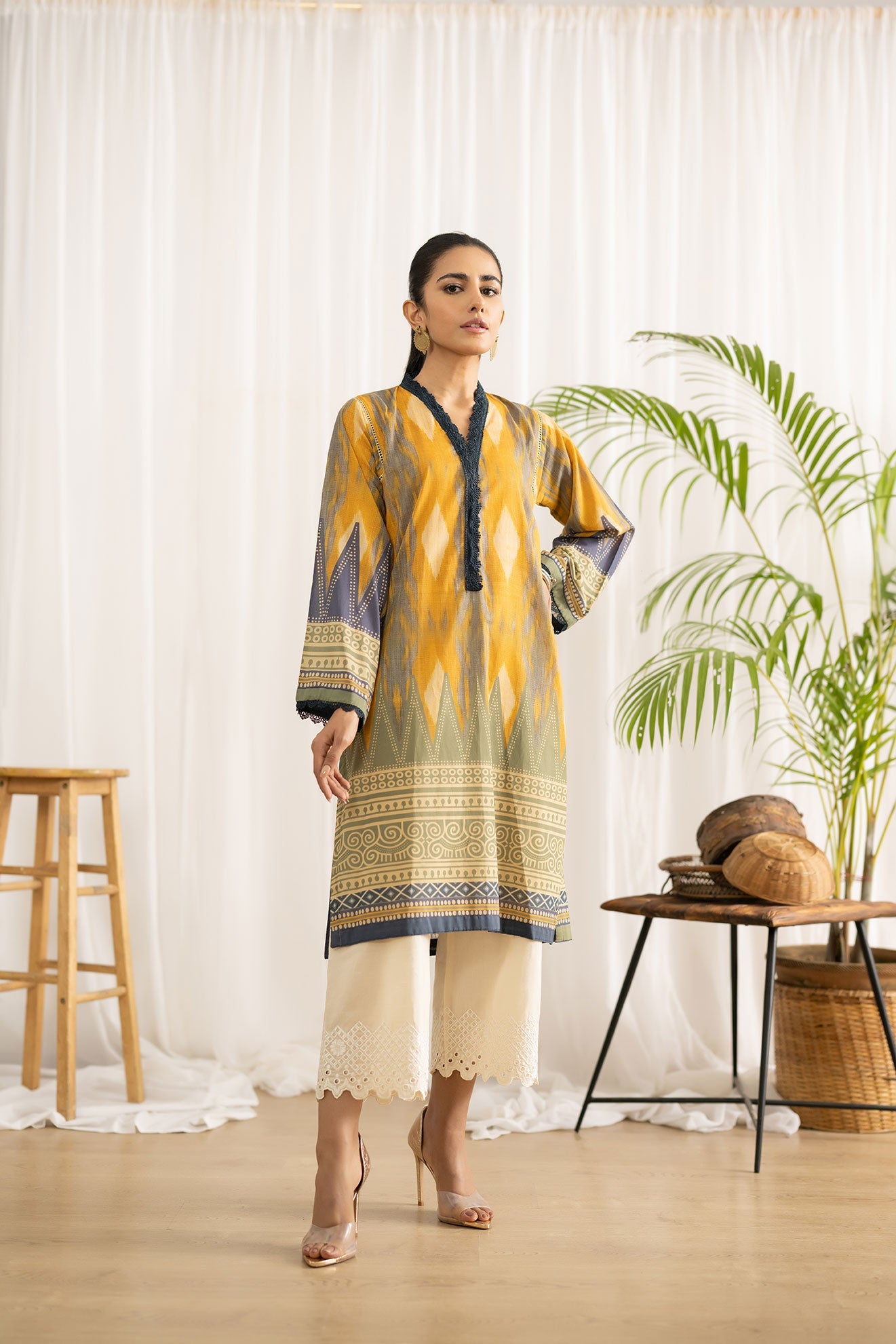 https://cdn.shopify.com/s/files/1/0587/3080/7460/products/DC-0434_2.jpg?v=1736415326