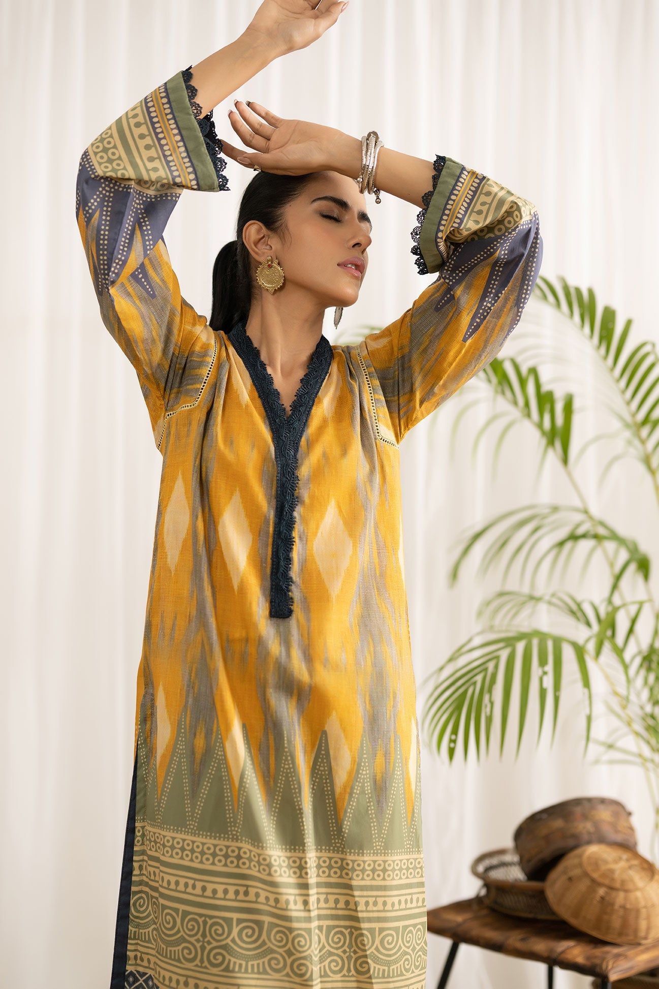 https://cdn.shopify.com/s/files/1/0587/3080/7460/products/DC-0434_6.jpg?v=1736415326
