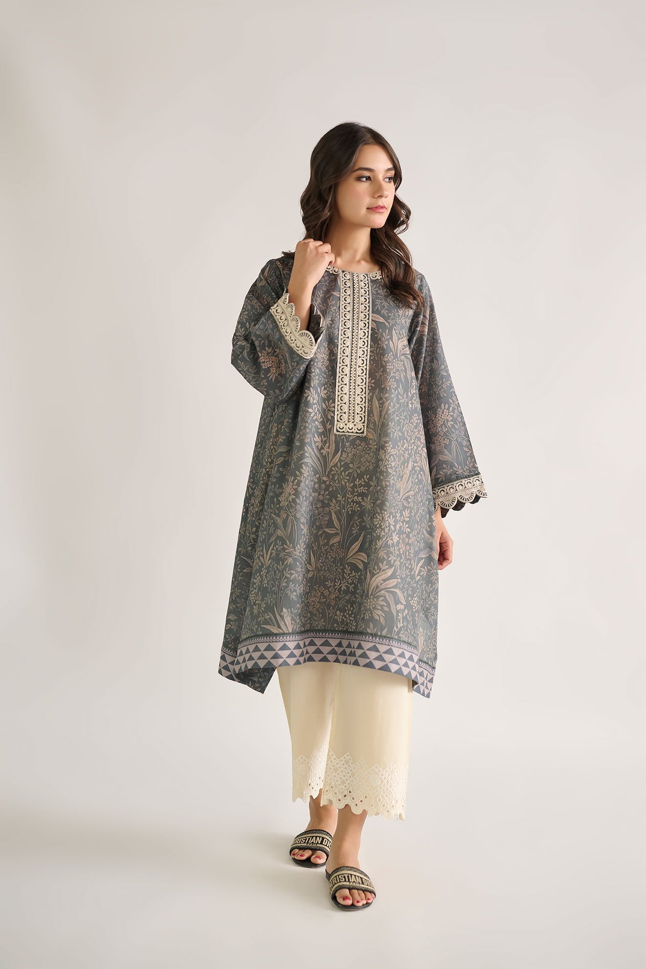 Dc-0454 Grey Embroidered Kurta