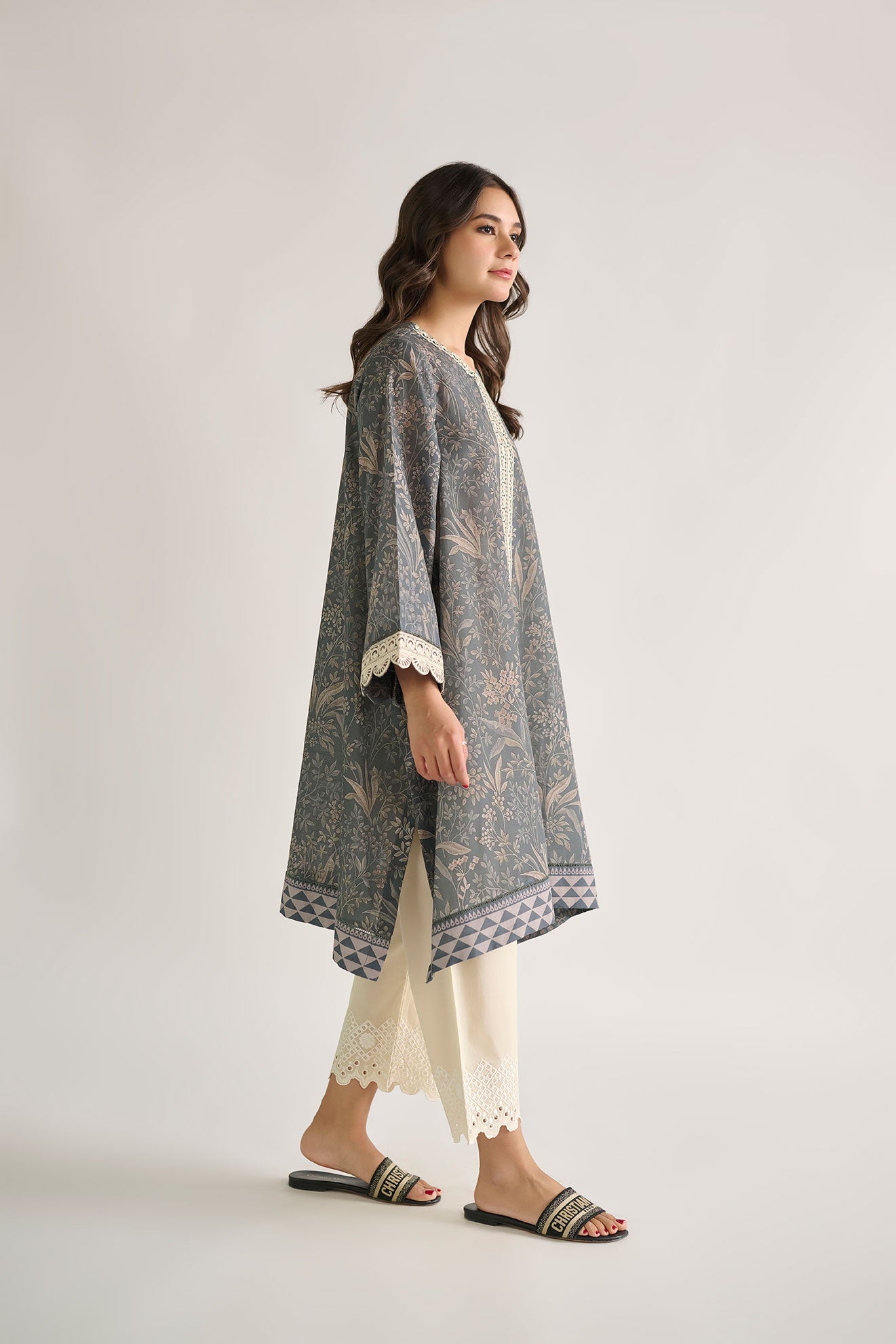 Dc-0454 Grey Embroidered Kurta