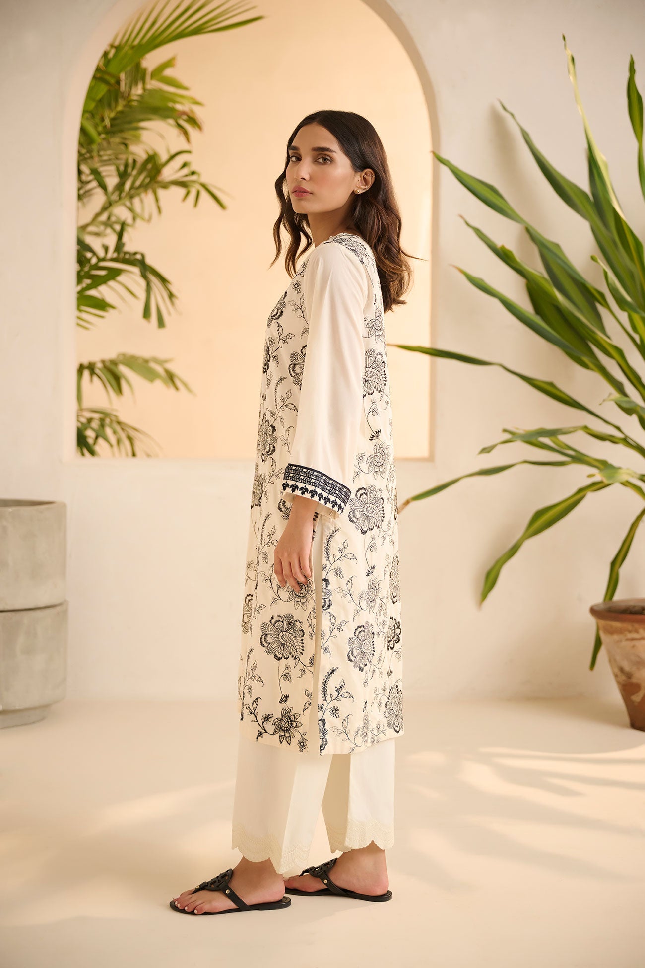 https://cdn.shopify.com/s/files/1/0587/3080/7460/files/DC-0520_3.jpg?v=1736414858