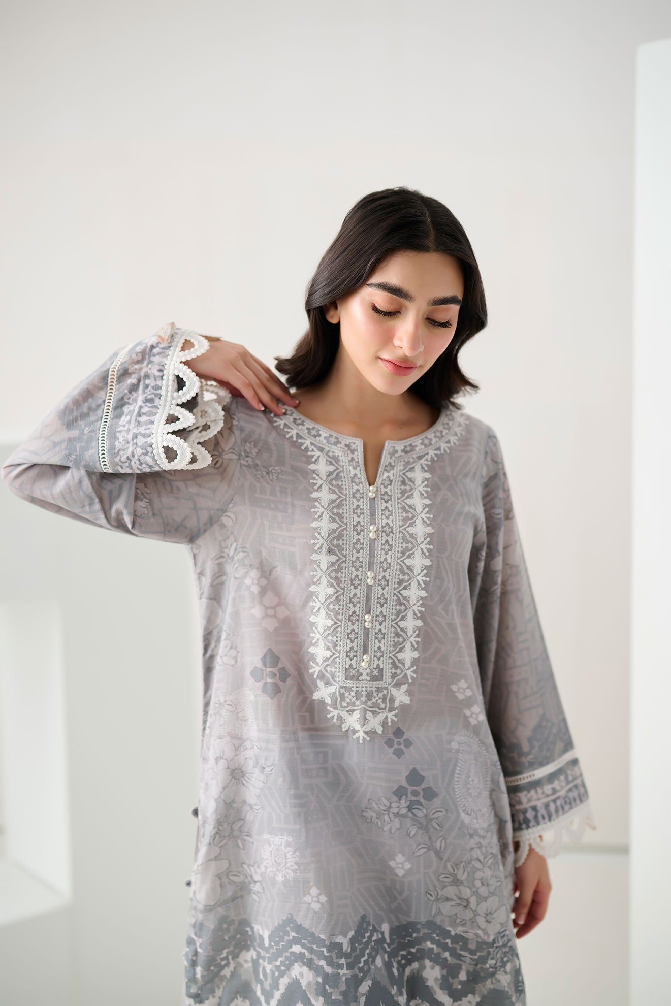 https://cdn.shopify.com/s/files/1/0587/3080/7460/files/DC-0562-_1.jpg?v=1736413929