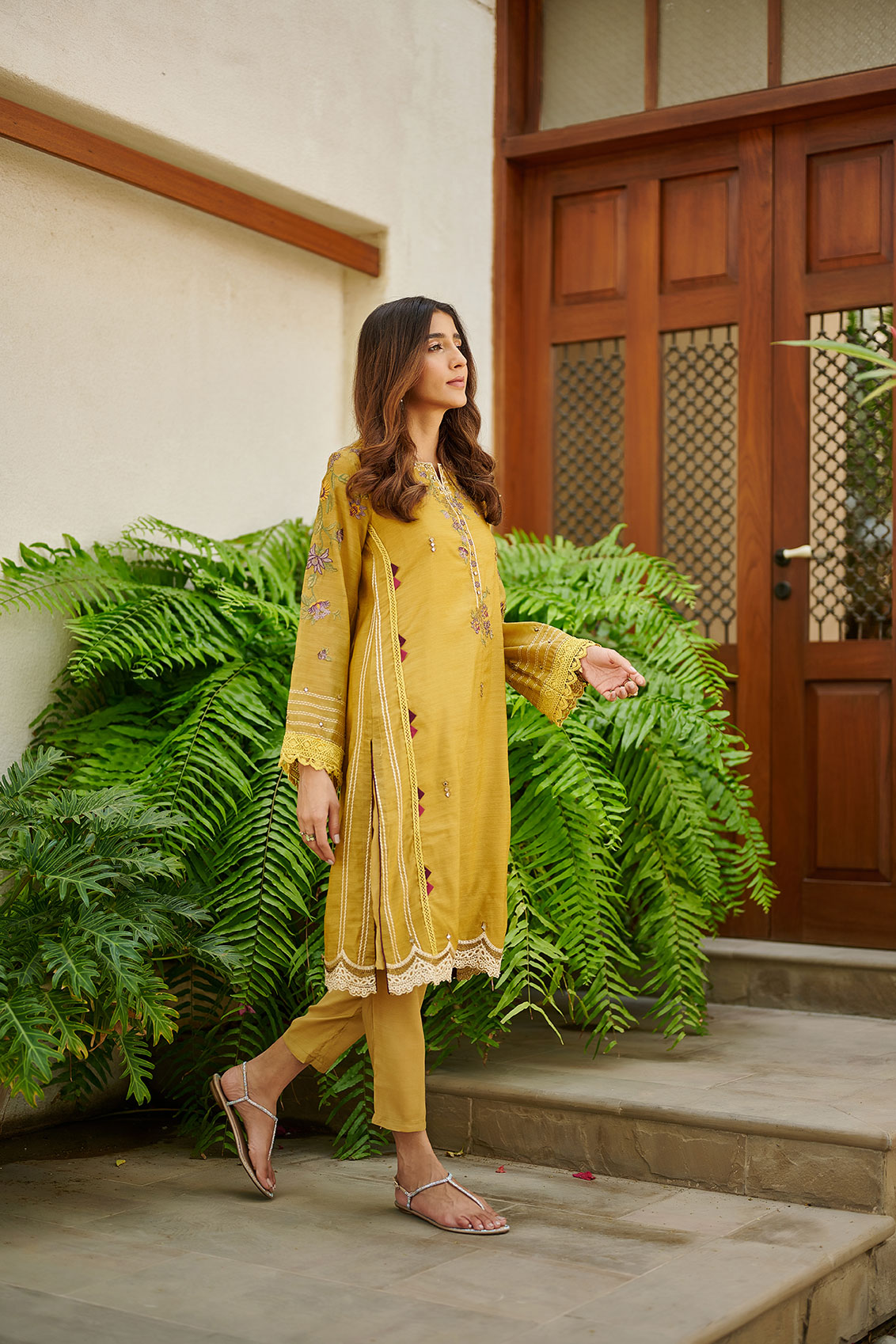 DC-2052 GREEN 2PCS  EMBROIDERED KURTA WITH TROUSER