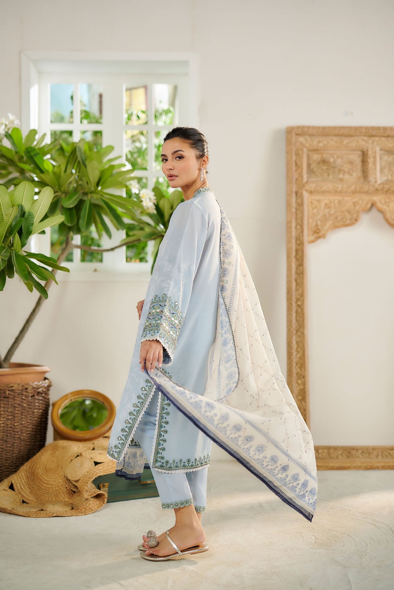 https://cdn.shopify.com/s/files/1/0587/3080/7460/products/DC-2085_12.jpg?v=1736415392