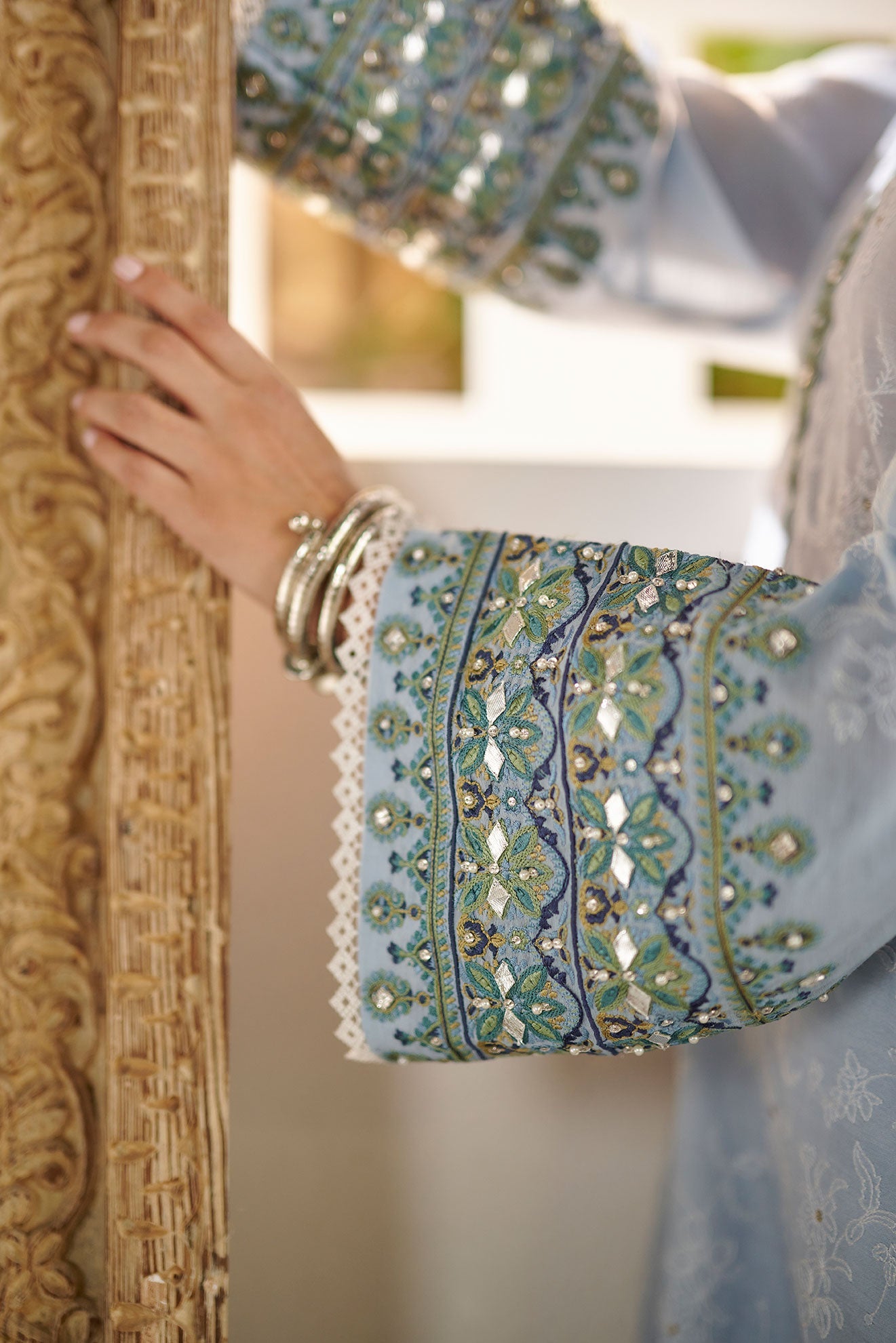 https://cdn.shopify.com/s/files/1/0587/3080/7460/products/DC-2085_16.jpg?v=1736415392