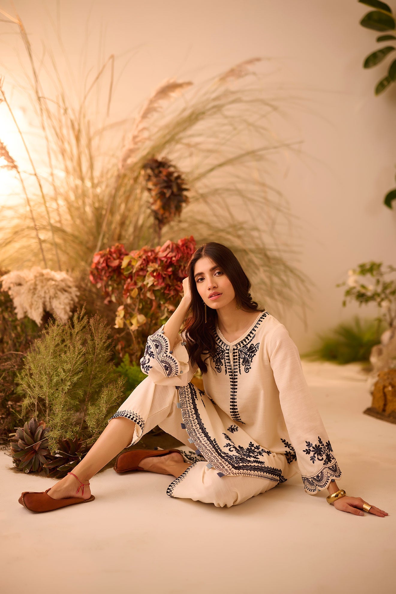 Dc-2117 Offwhite Khaddar 2Pcs Embroidered Kurta With Trouser