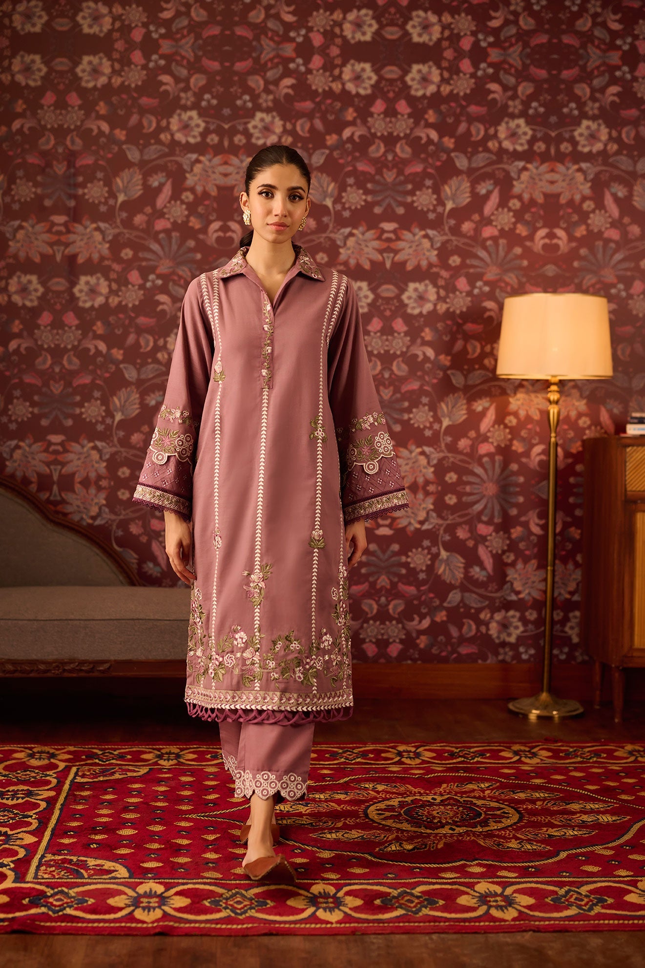 Dc-2119 Mauve Khaddar 2Pcs Embroidered Kurta With Trouser