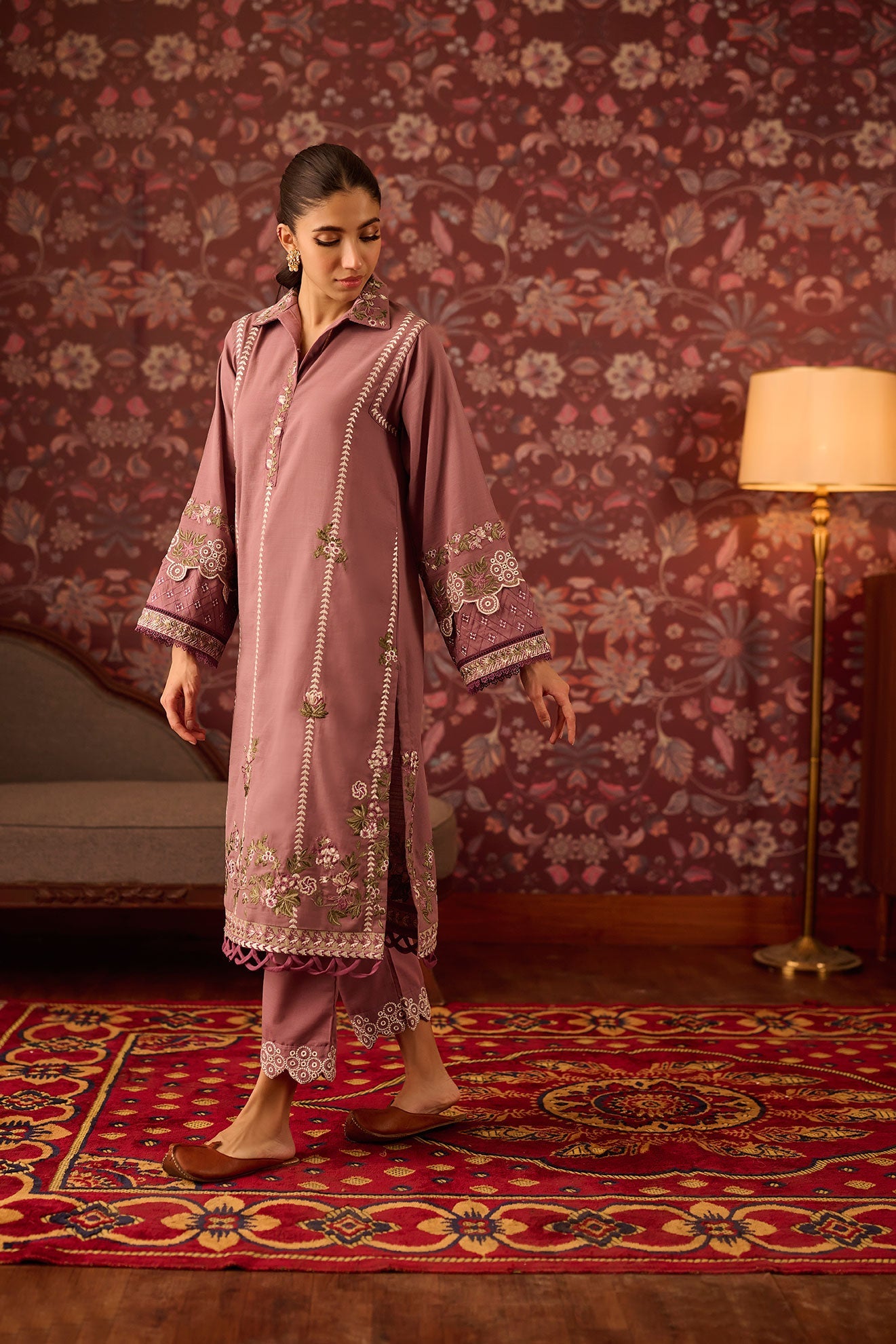 Dc-2119 Mauve Khaddar 2Pcs Embroidered Kurta With Trouser