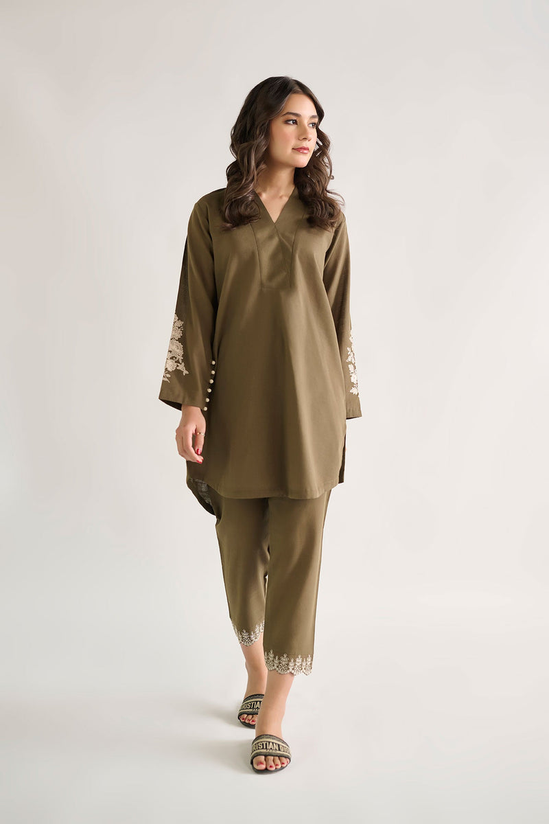 DC-2125 GREEN KHADDAR 2PCS EMBROIDERED KURTA WITH TROUSER