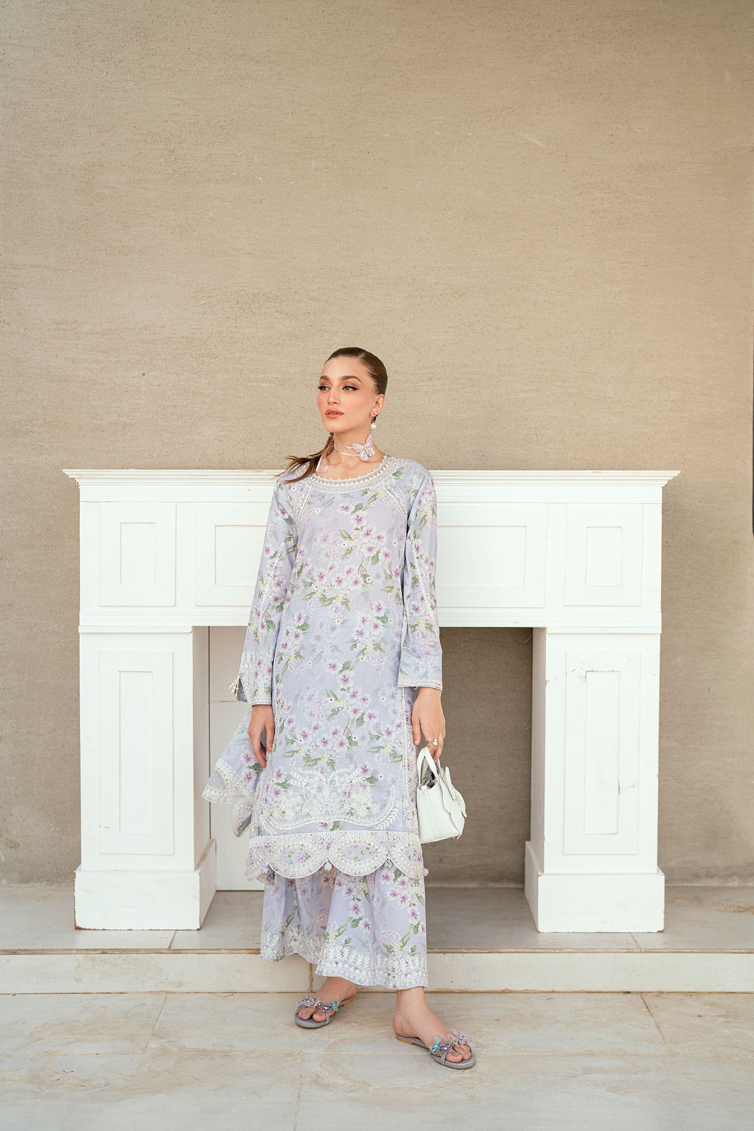 SS25DC-2543 LIGHT PURPLE LAWN 2PCS EMBROIDERED KURTA WITH TROUSER