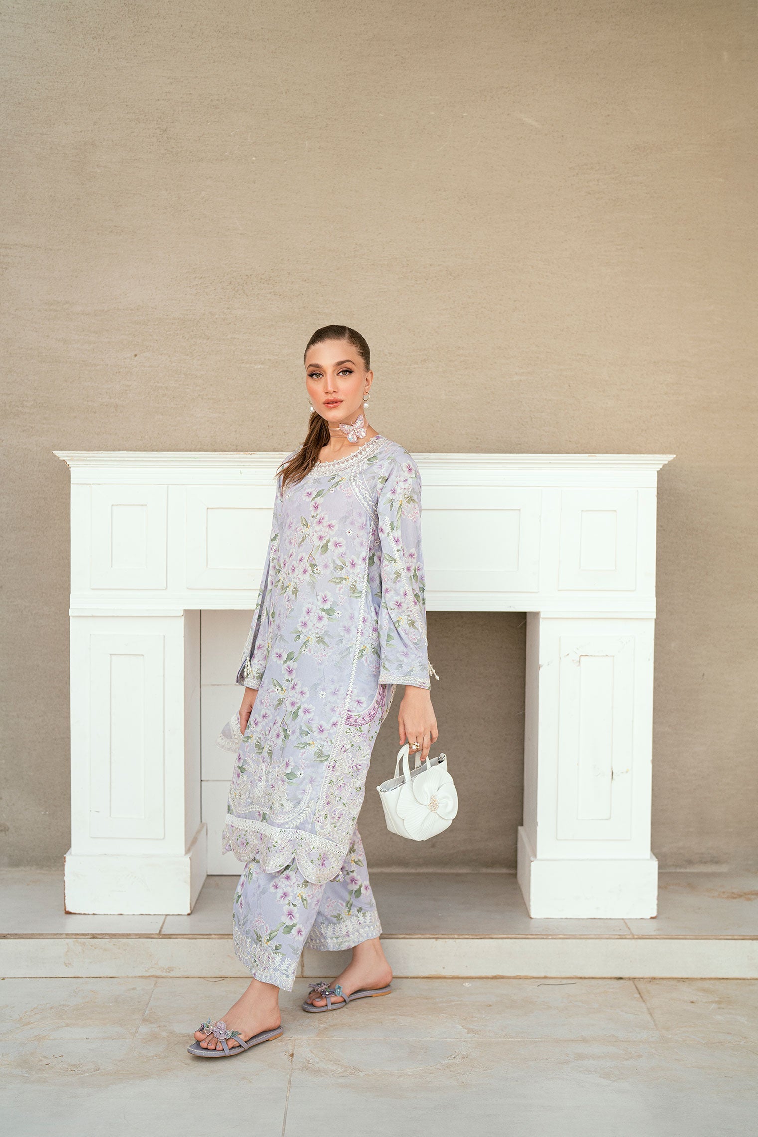 SS25DC-2543 LIGHT PURPLE LAWN 2PCS EMBROIDERED KURTA WITH TROUSER