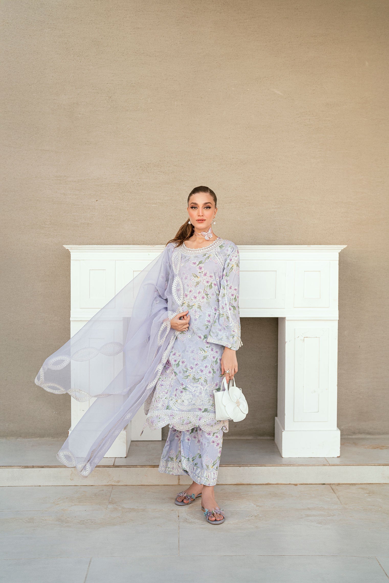 SS25DC-2543 LIGHT PURPLE LAWN 2PCS EMBROIDERED KURTA WITH TROUSER