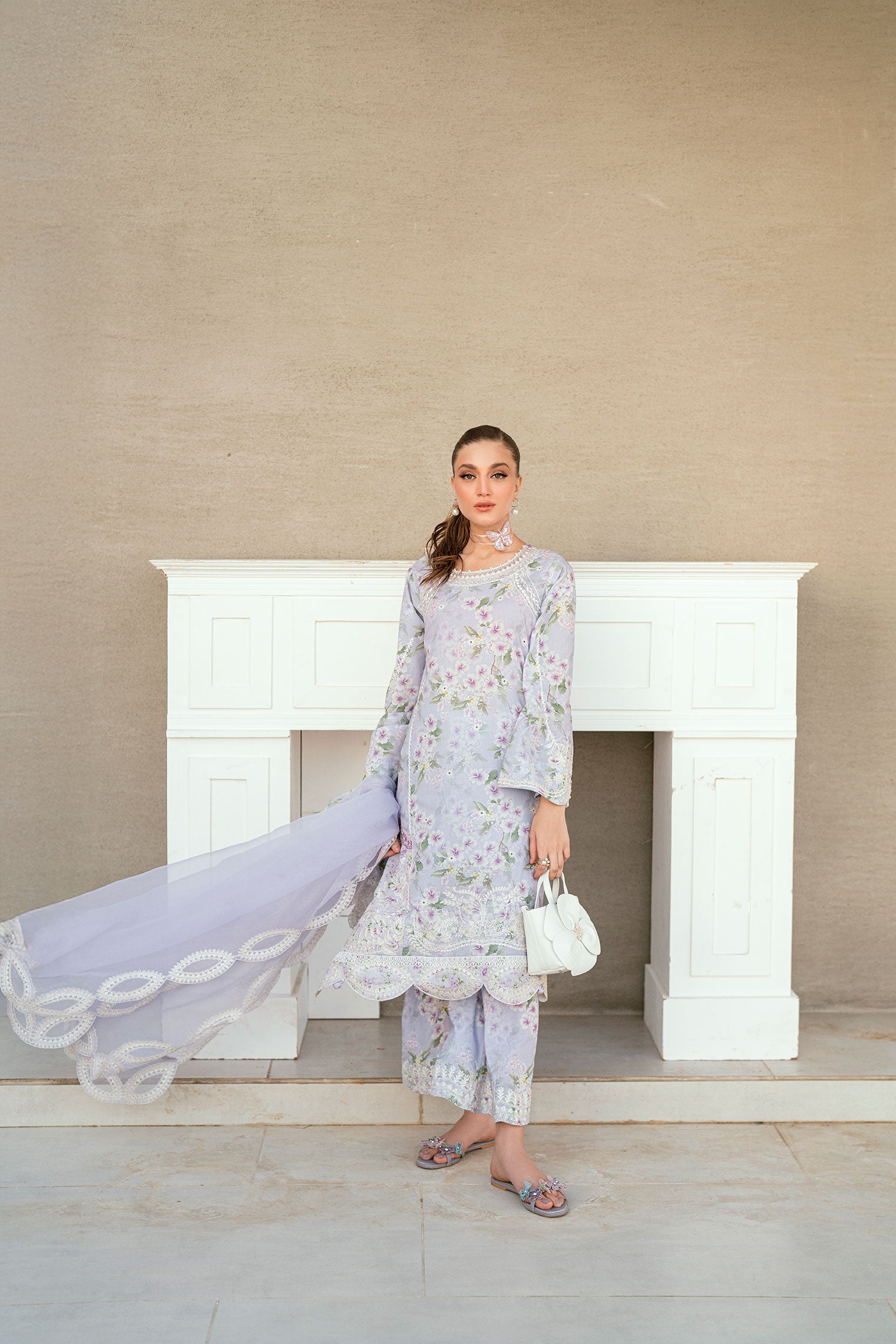 SS25DC-2543 LIGHT PURPLE LAWN 2PCS EMBROIDERED KURTA WITH TROUSER