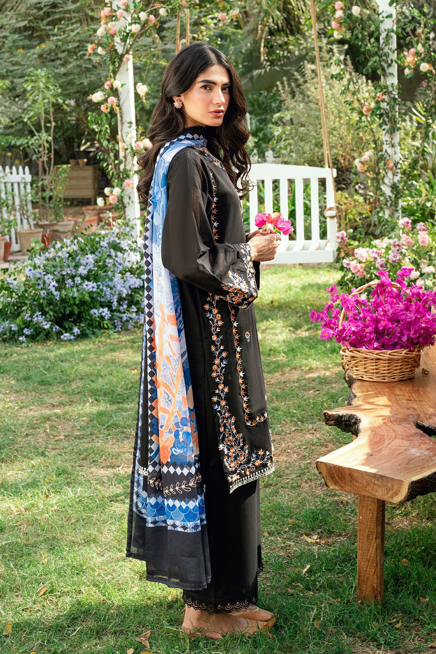 SS25DD-2581  BLACK PRINTED DUPATTA