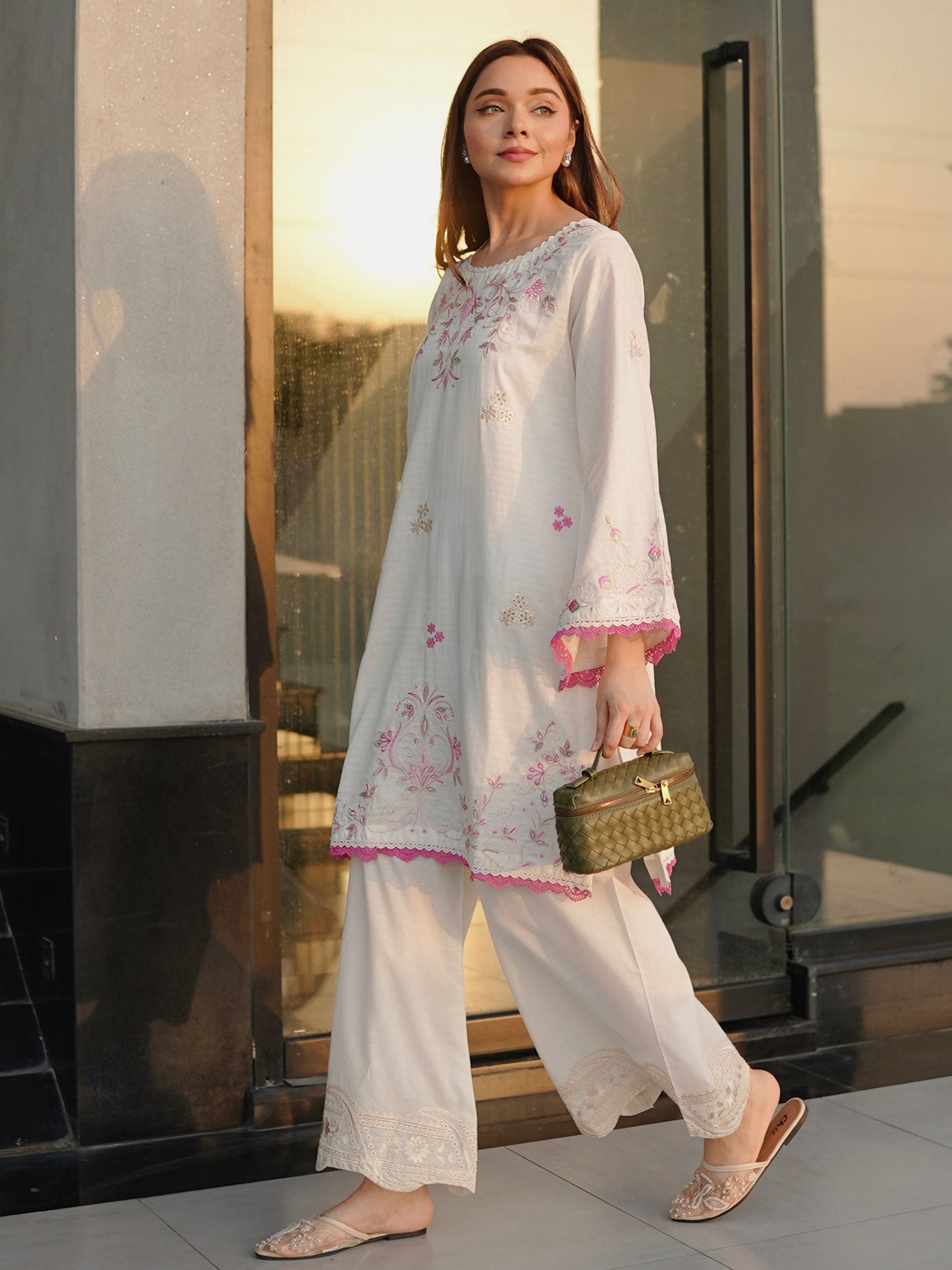 SS26DC-2592 - OFF WHITE - COTTON JACQUARD - 2PCS - EMBROIDERED KURTA WITH TROUSER