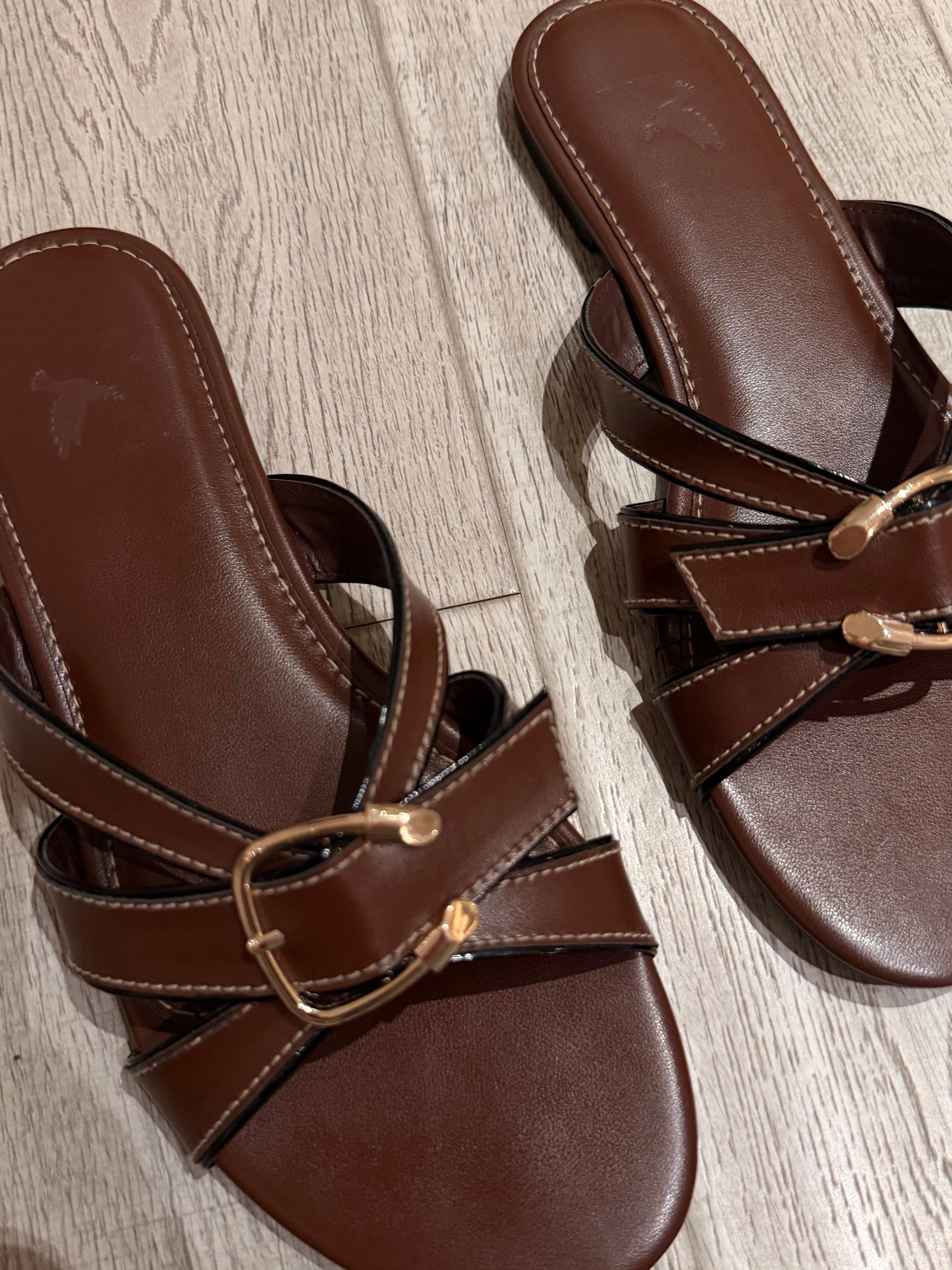BROWNIE FLATS  (ZBN 26006)
