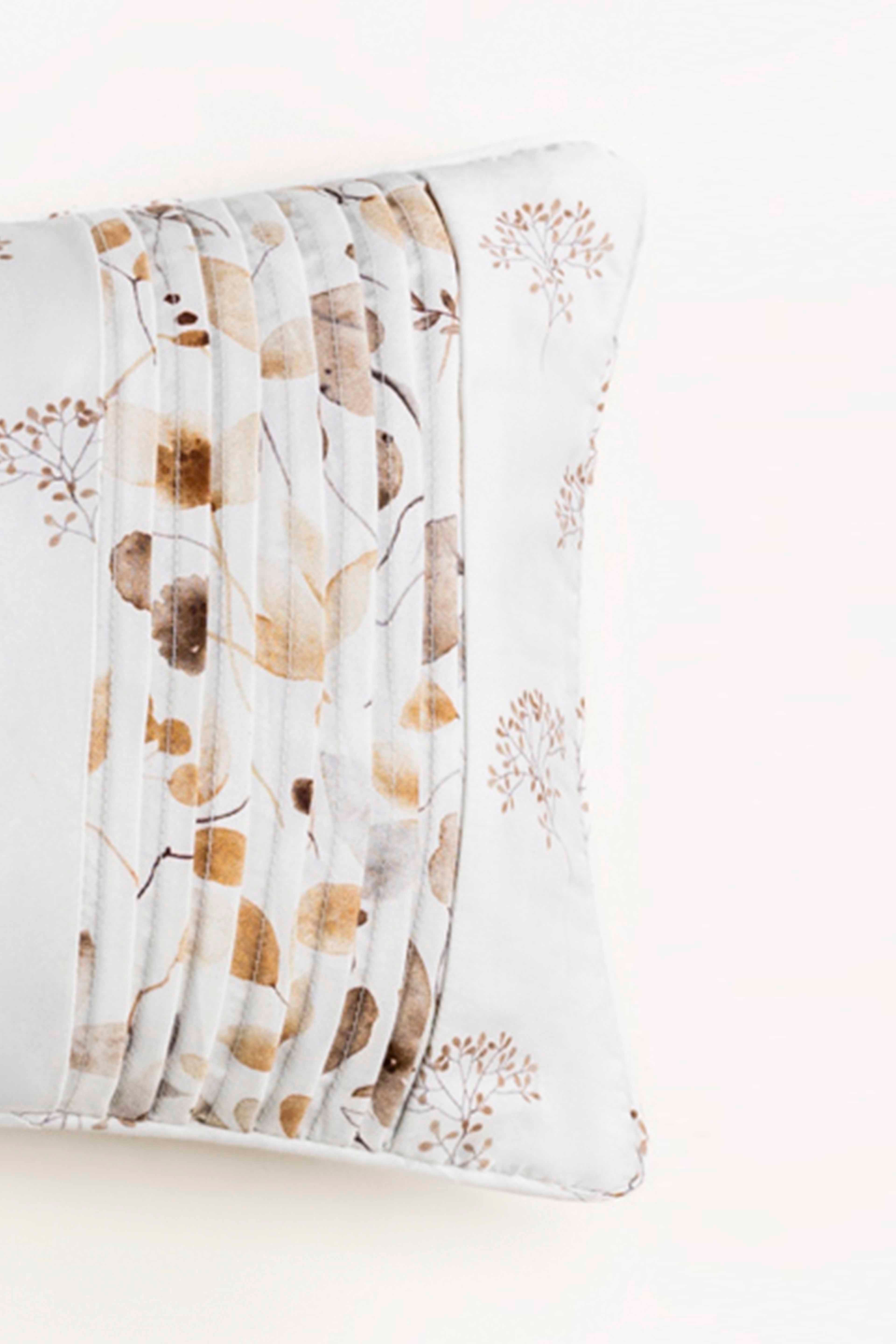 https://cdn.shopify.com/s/files/1/0706/3253/8159/files/DGDB-003T-200DeckCushion_2.jpg?v=1768198458