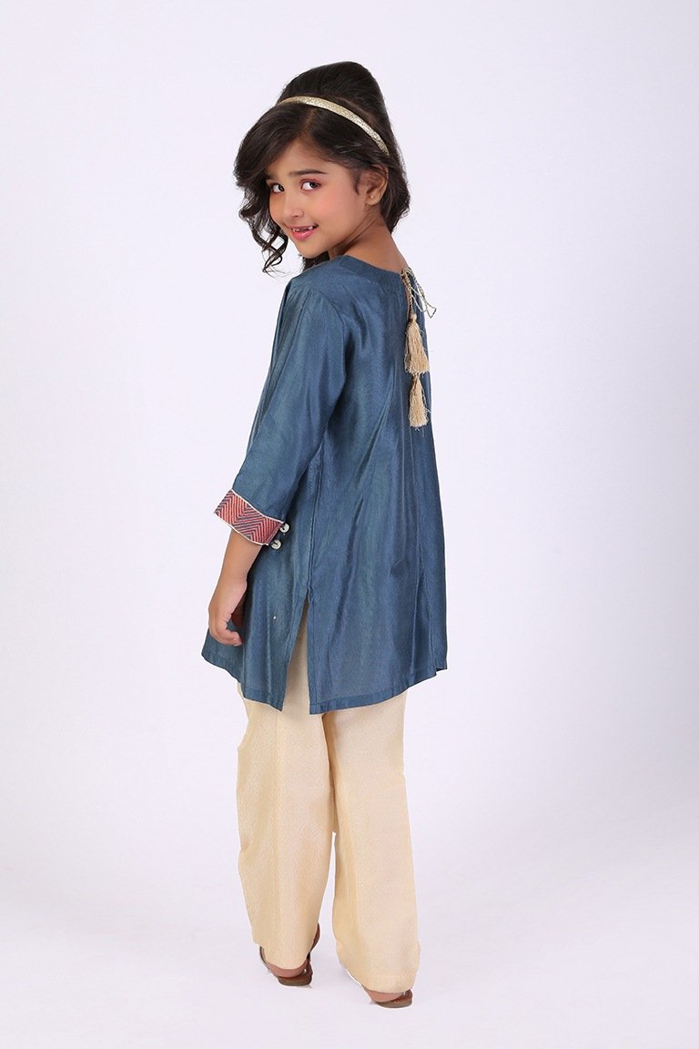https://cdn.shopify.com/s/files/1/0587/3080/7460/products/DK-0060-Blue-768x1152_0016_IMG_3673.jpg?v=1736415896