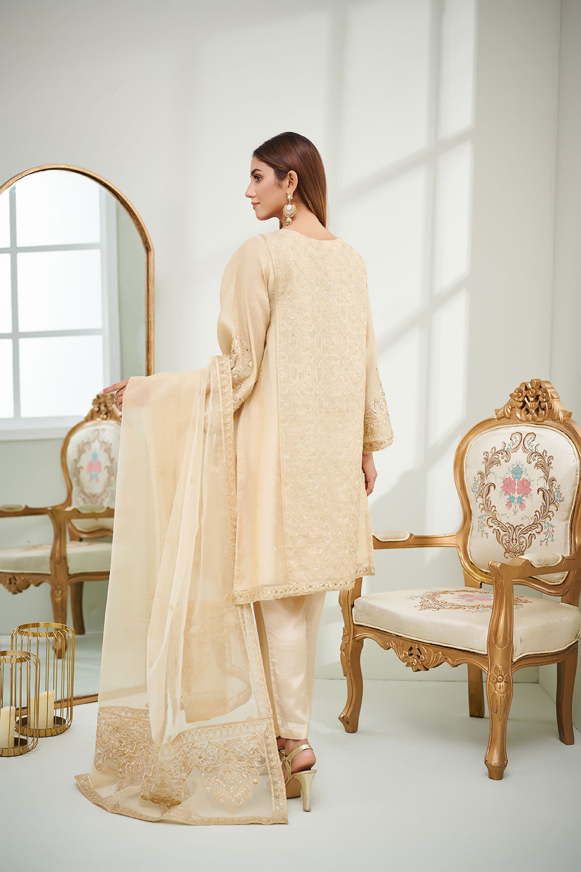 Dupatta as shown