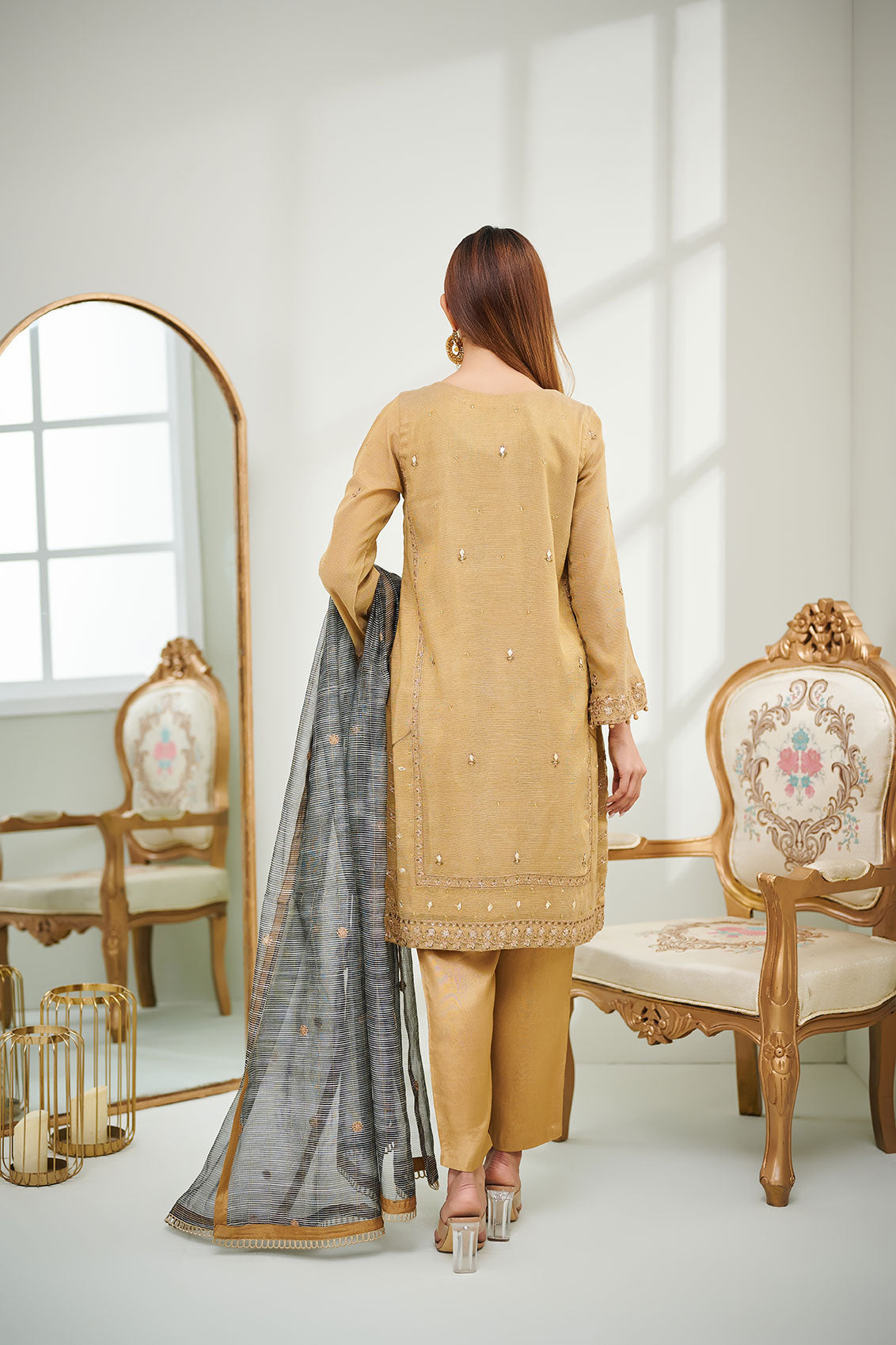 Dupatta as shown