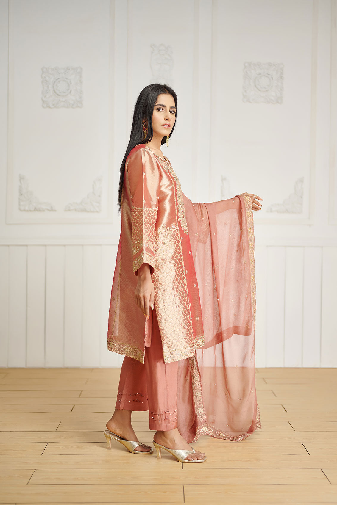 https://cdn.shopify.com/s/files/1/0587/3080/7460/products/DL-0199_4.jpg?v=1736415476