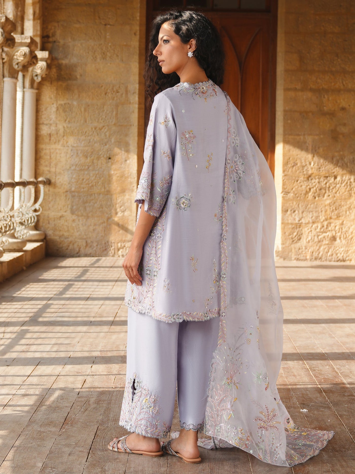 Raya Izaar