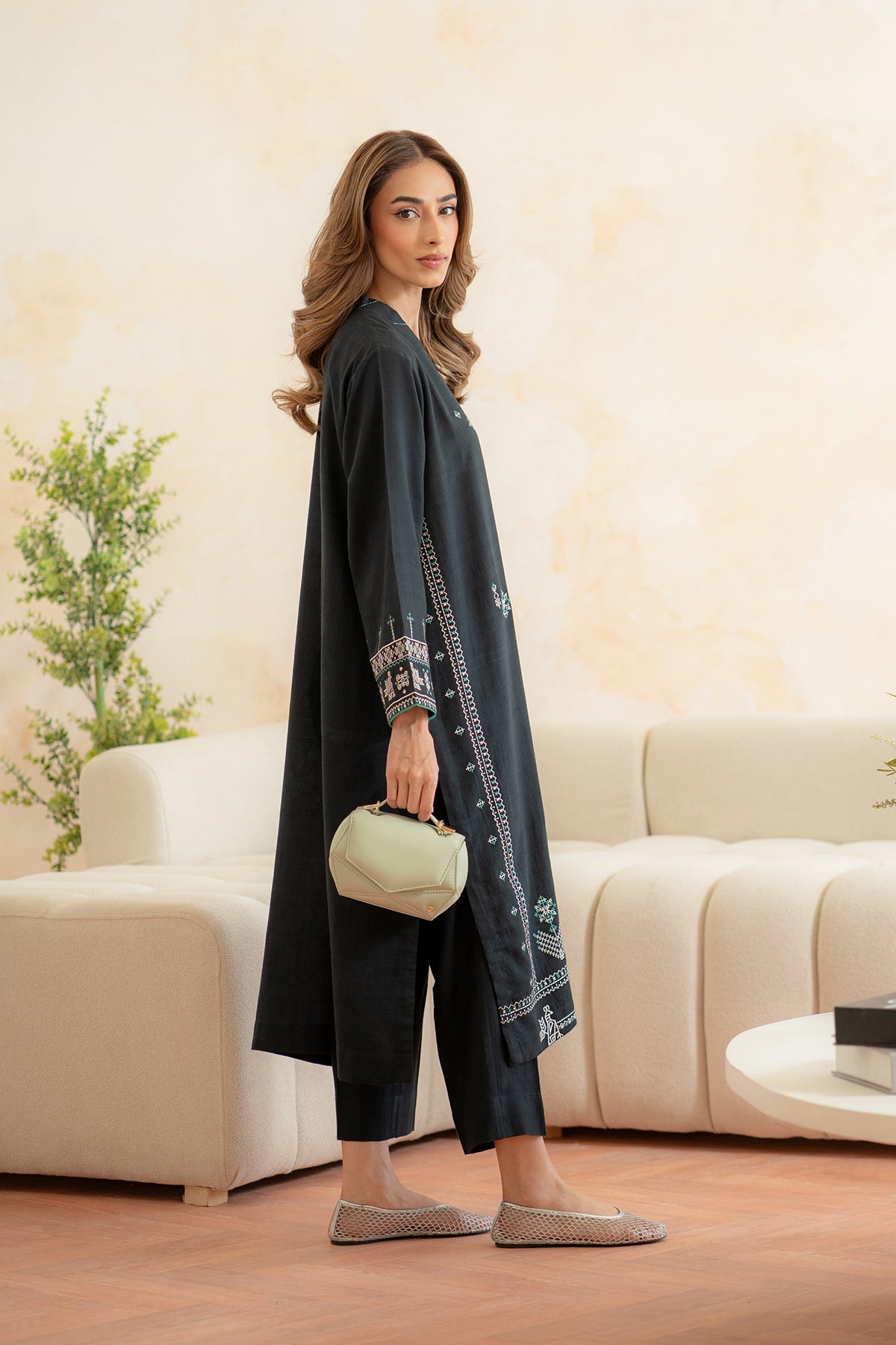 https://cdn.shopify.com/s/files/1/0704/5916/2937/files/DSC00055copy_5f943832-0052-4a40-bb30-9d5d2781a832.jpg?v=1761918429
