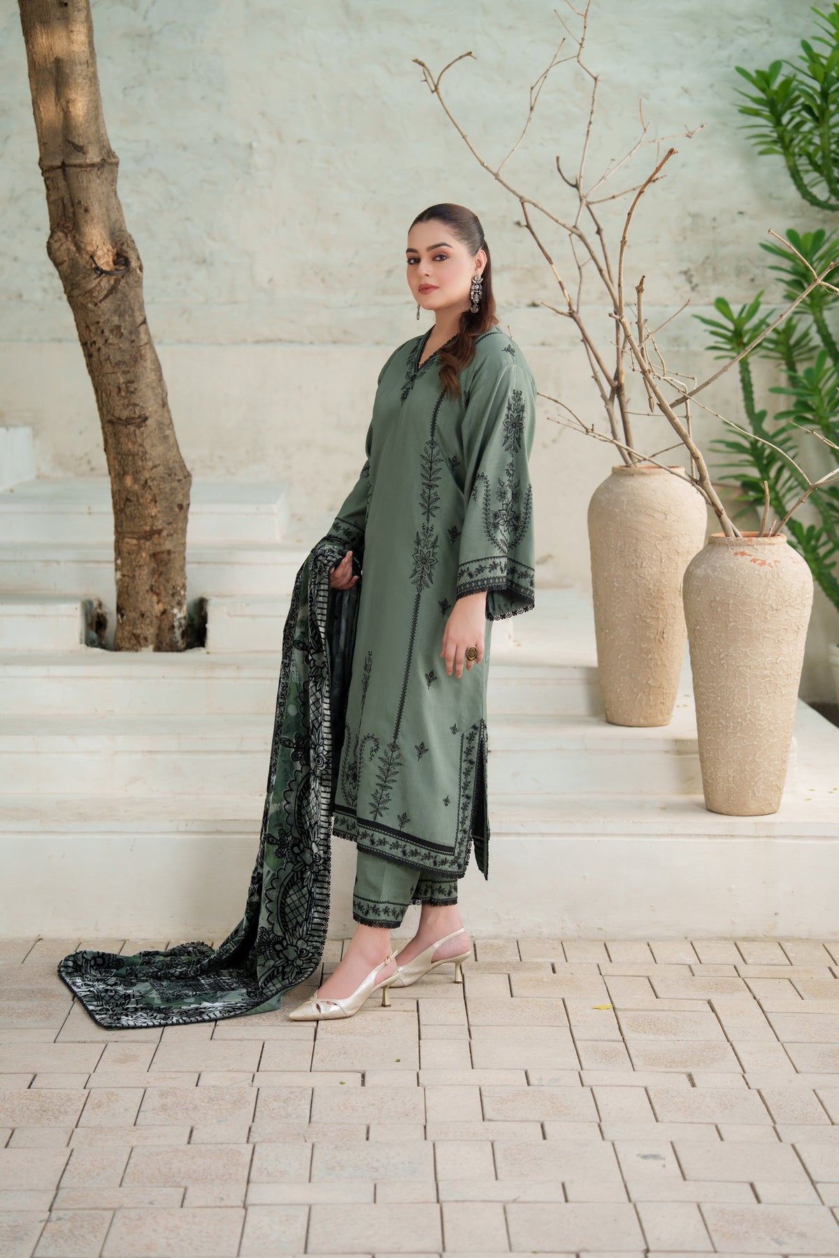 Aneelas Viscose Emb Kaftan 3pc Palachi Shawl [VC-26-11] [Dispatch Time 2.5 Months]