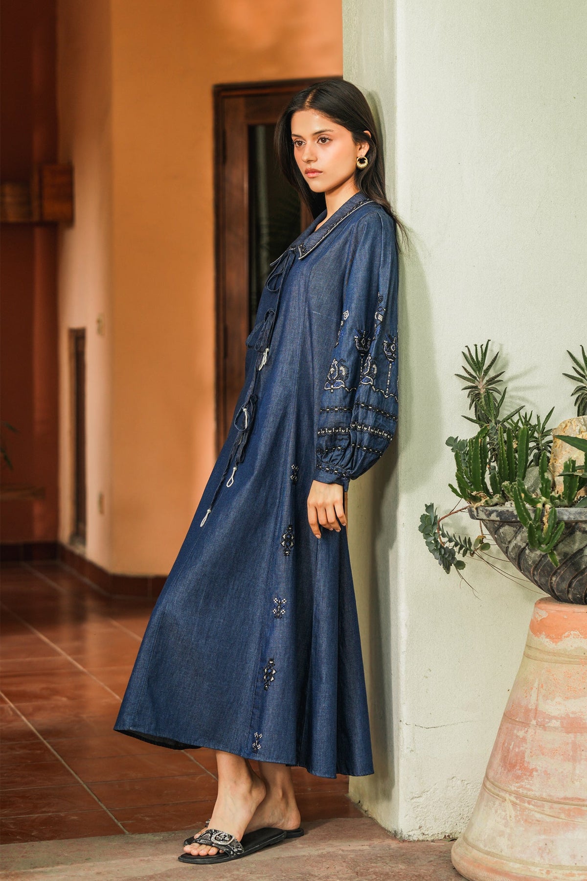 EMBROIDERED DRESS (E1019/101/625)