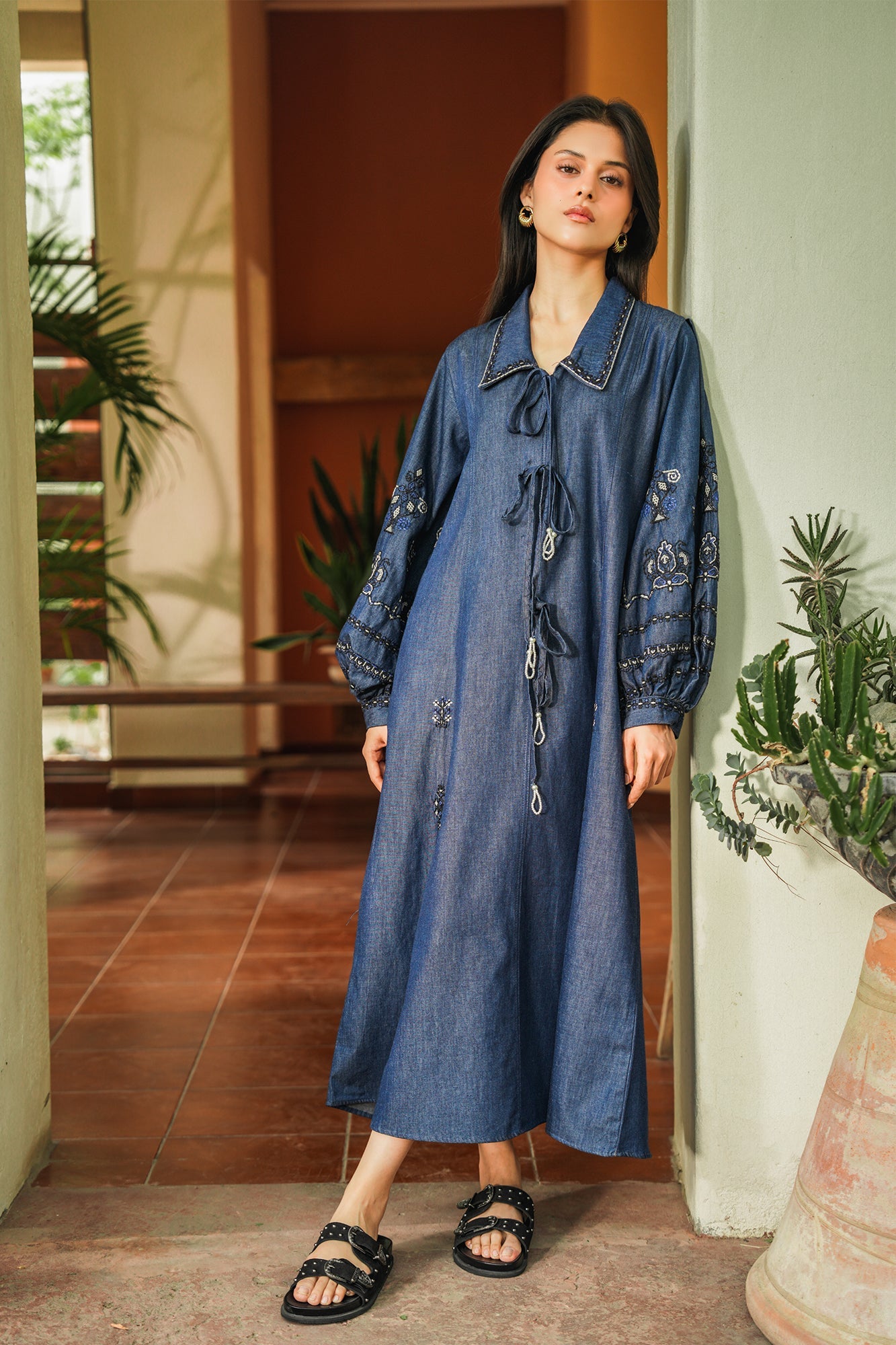 EMBROIDERED DRESS (E1019/101/625)