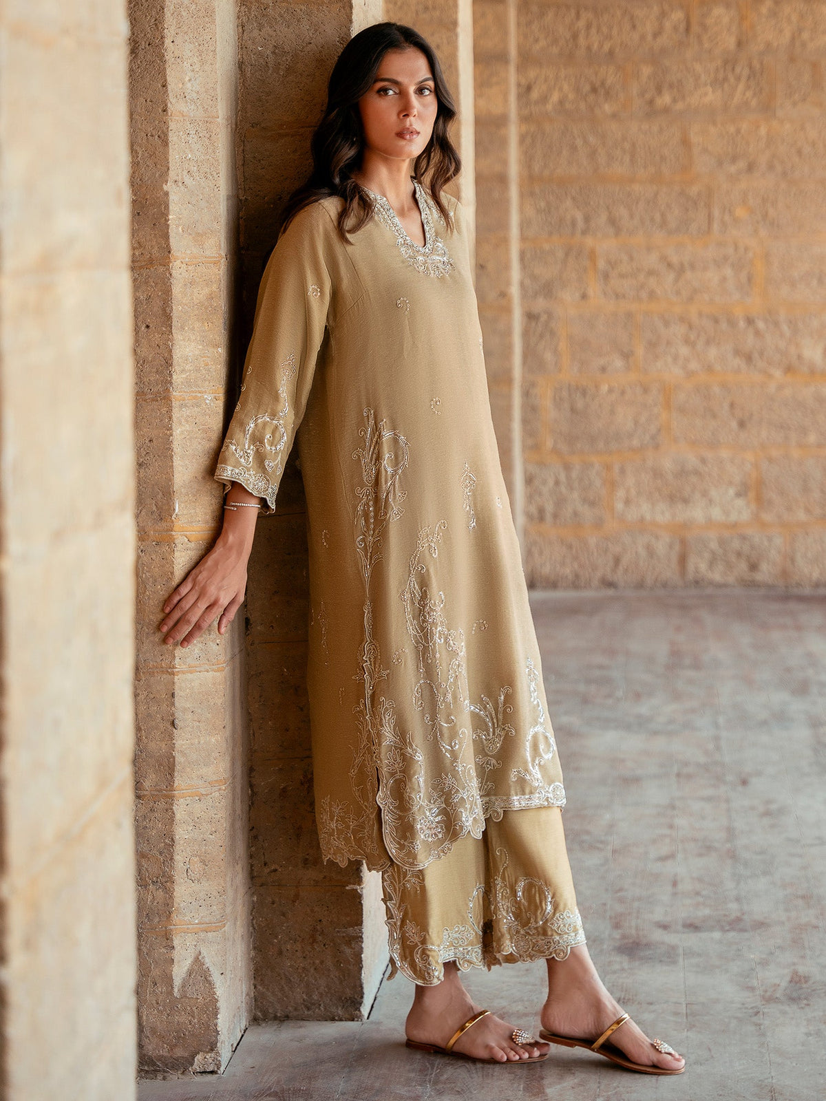Raya & Izaar - AW26AMB1OWKP006