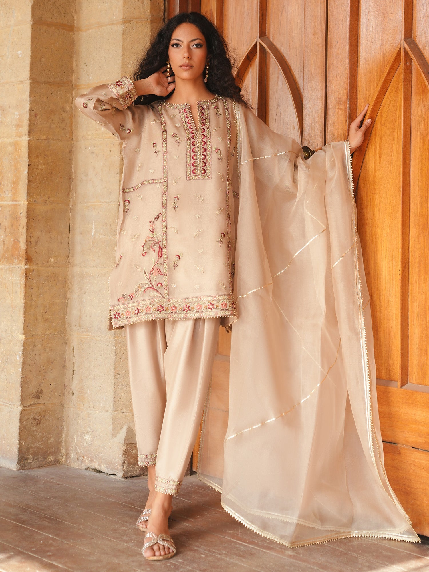 misha-lakhani-pool-47529038