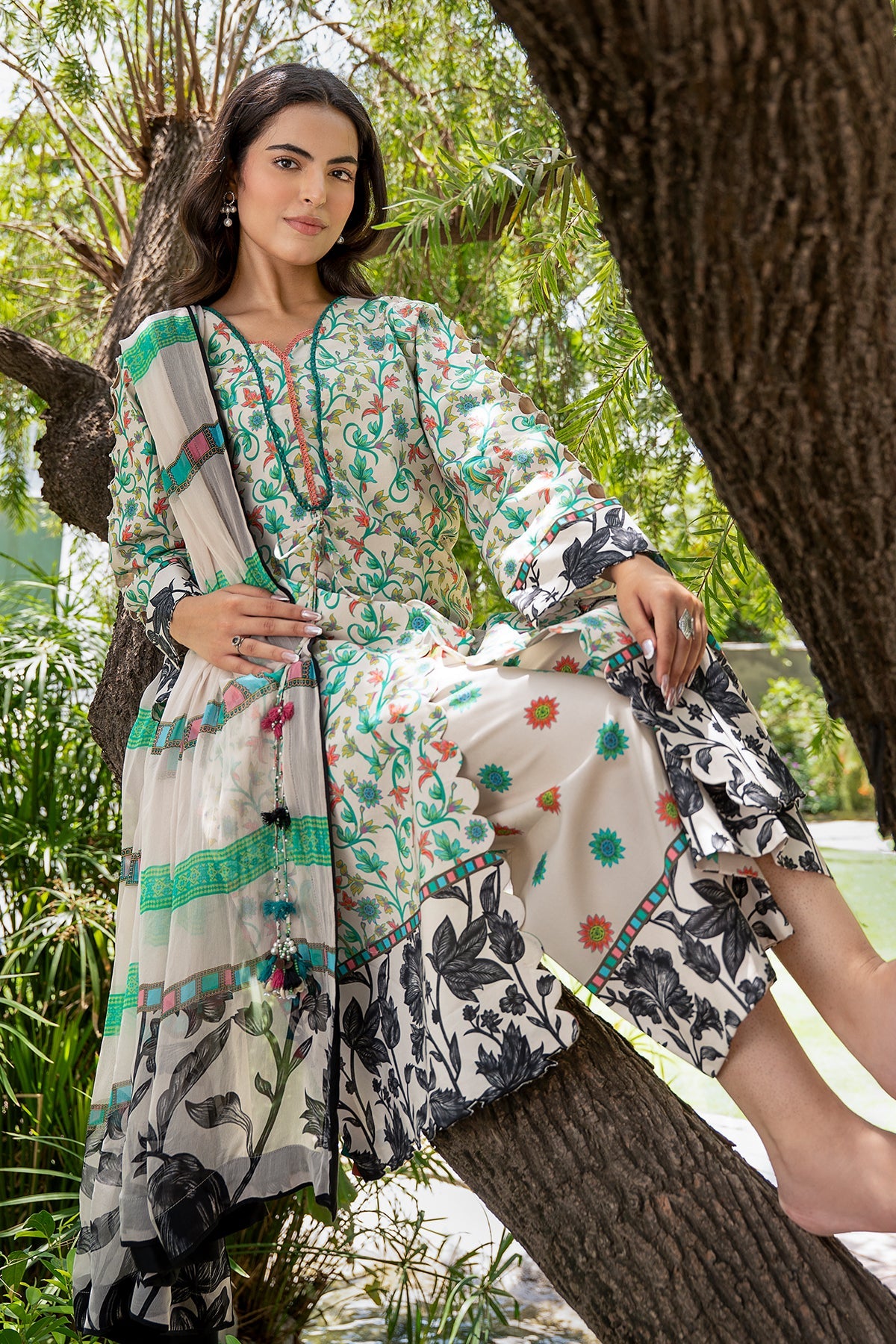 3-PC Unstitched Printed Lawn C-Print Vol 3 CP6-27