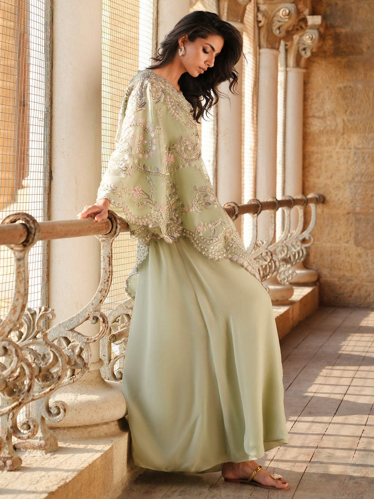OFF SHOULDER