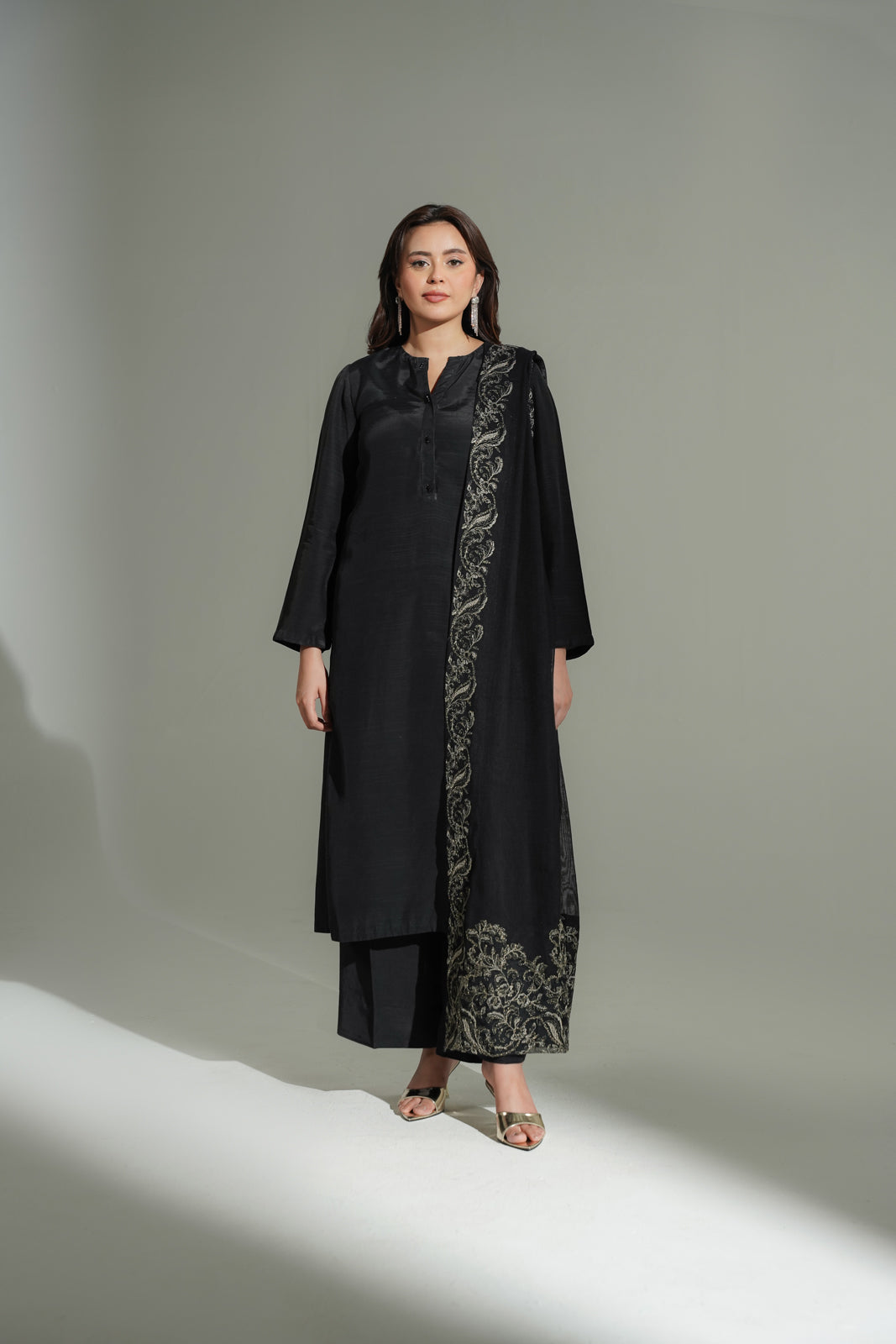 1 Piece Khadi Net Embroidered Shawl (FH0027)