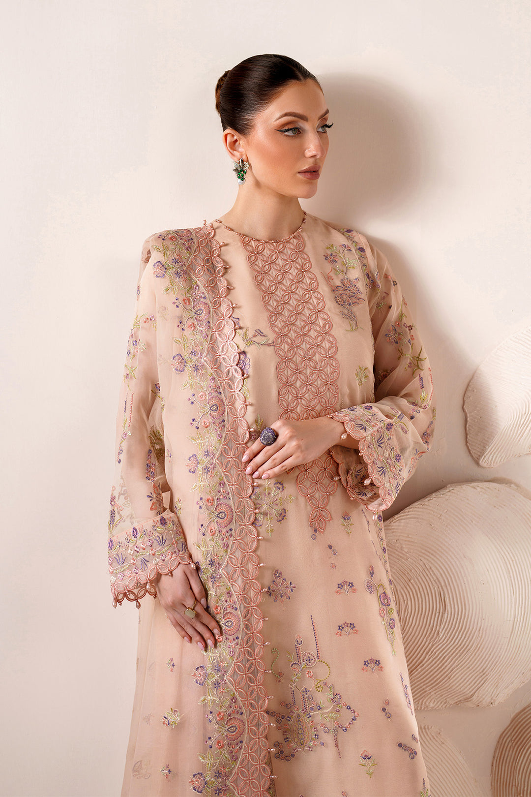 Alizeh – Diana Style