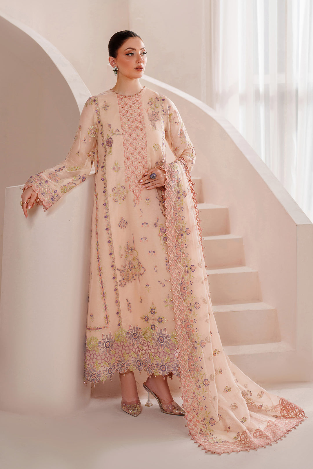 Alizeh – Diana Style