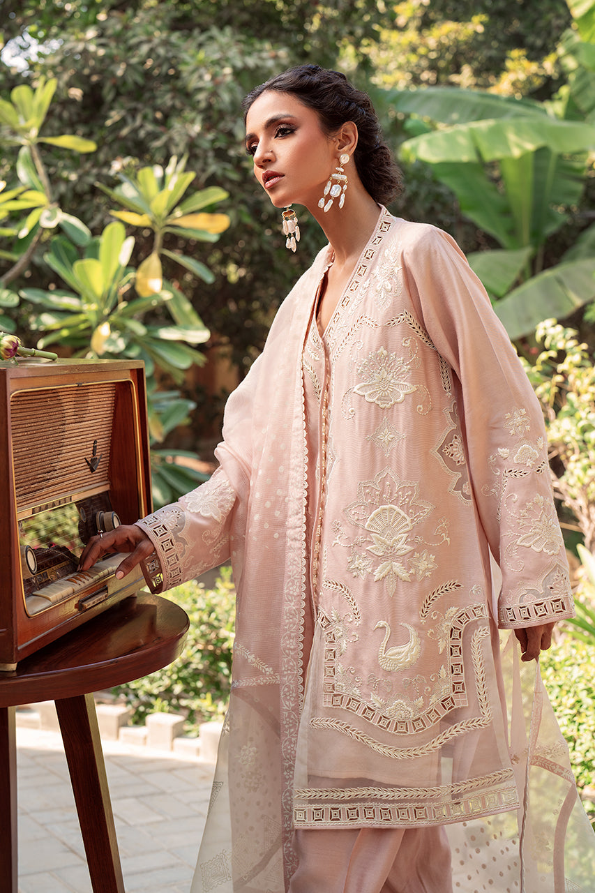 Nadia Farooqui