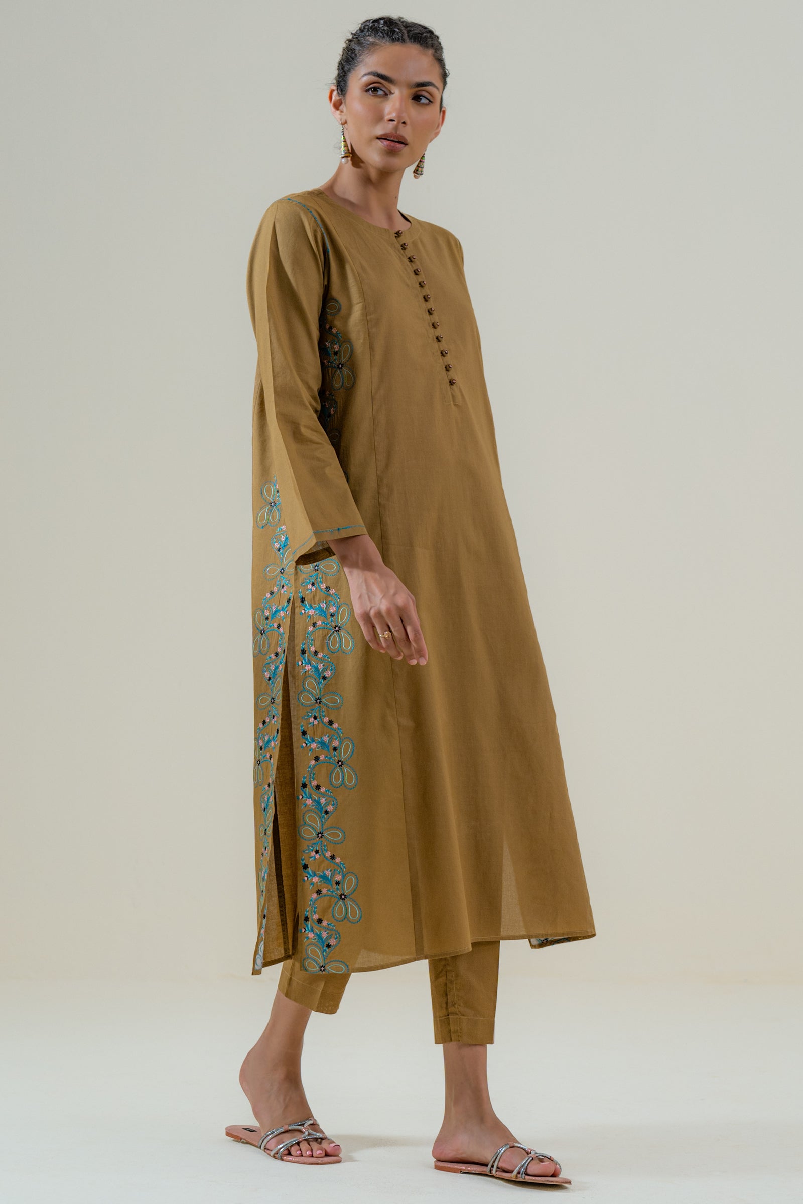 https://cdn.shopify.com/s/files/1/0568/3308/1529/files/DSC01201copy2.jpg?v=1778745939