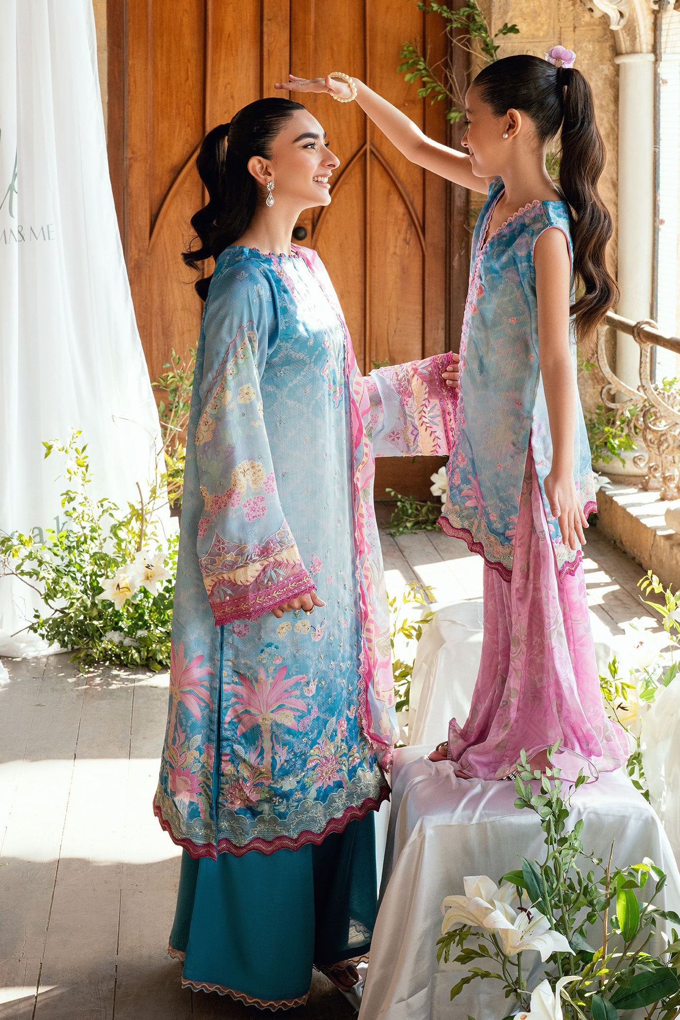 Ss26Da-2898 Blue 2Pcs Hand Embellished Kurta With Trouser
