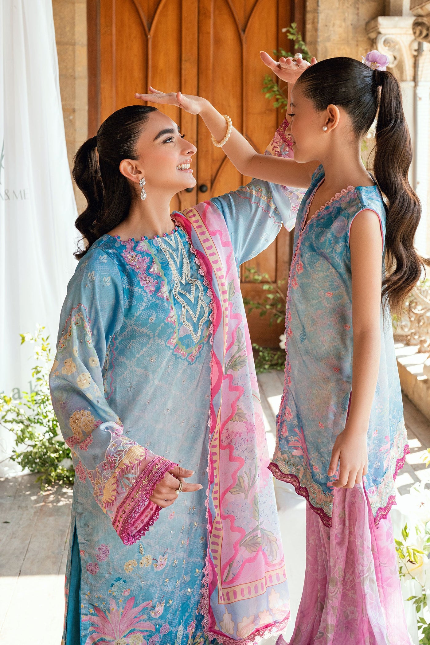 Ss26Da-2898 Blue 2Pcs Hand Embellished Kurta With Trouser