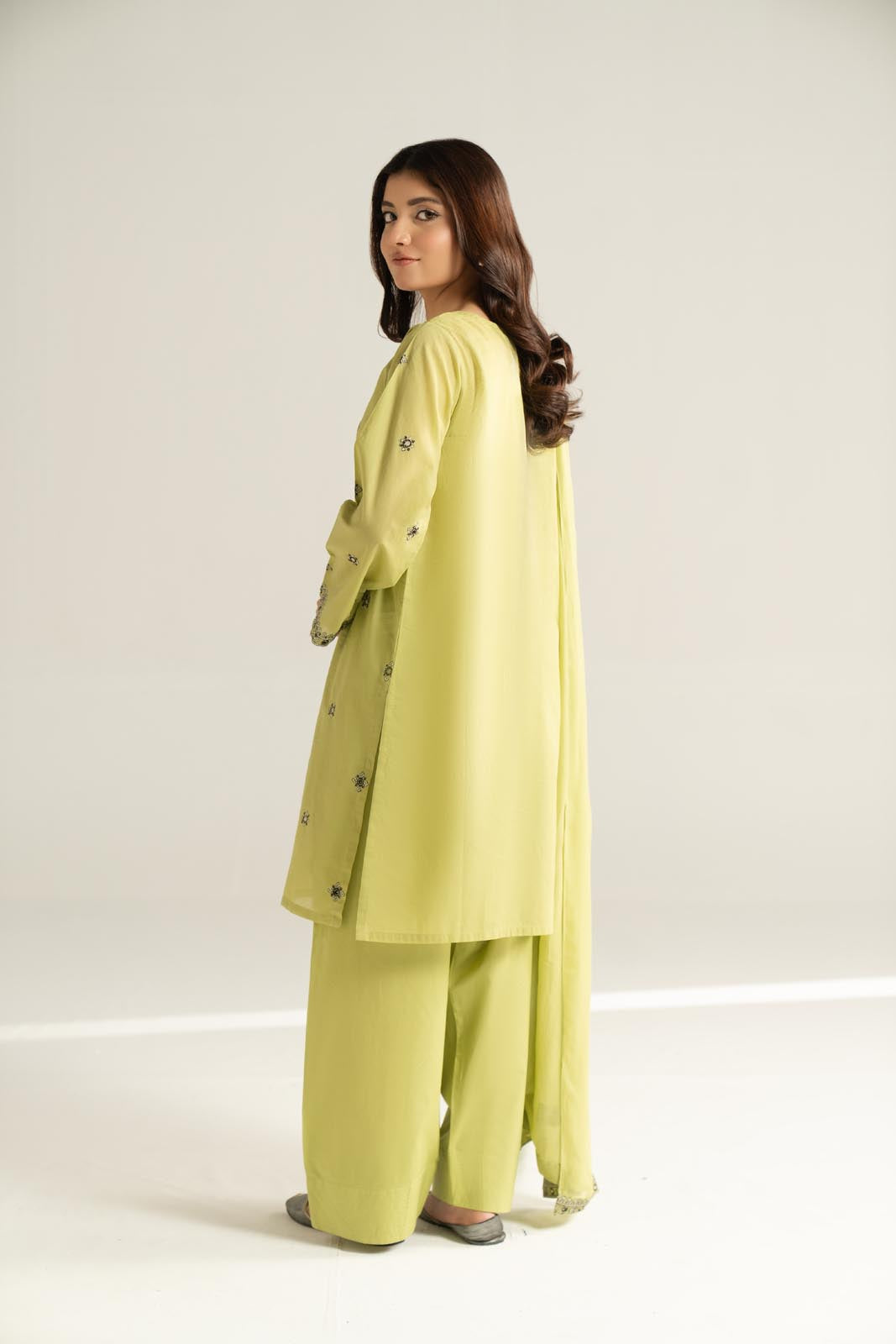 3 Piece Lawn Embroidered Suit (CS0542)