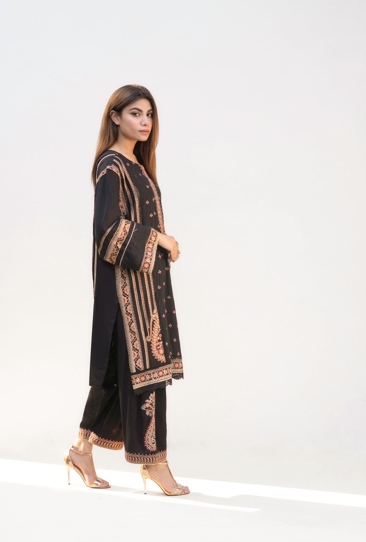 RTW-EBONY-BLACK-D1