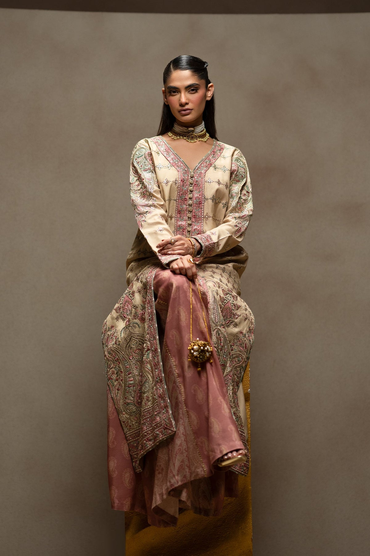 EMBROIDERED SUIT (E1247-104-808)