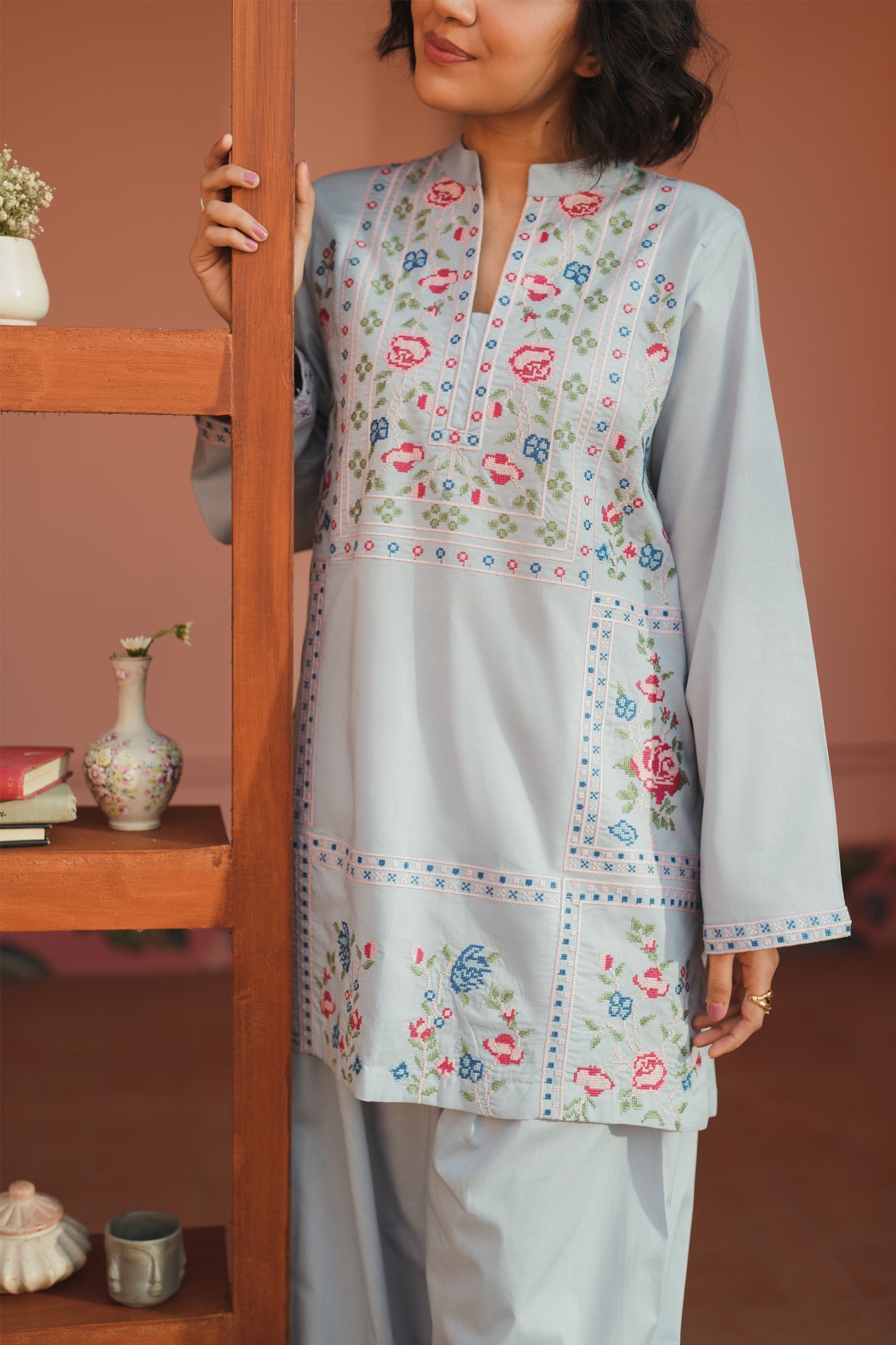 EMBROIDERED SUIT (E7755/102/615)