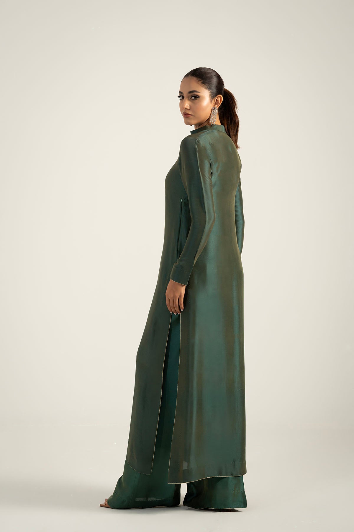 https://ayesha-somaya.com/wp-content/uploads/2025/09/DSC02302.jpg
