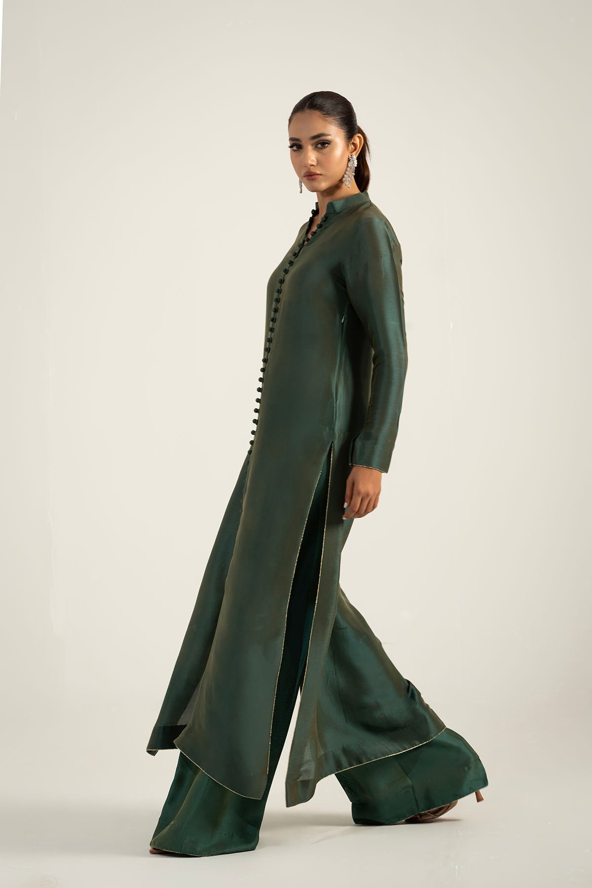 https://ayesha-somaya.com/wp-content/uploads/2025/09/DSC02323.jpg