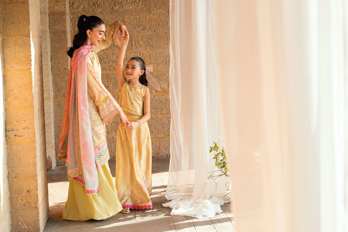 Ss26Da-2892 Yellow 2Pcs Hand Embellished Kurta With Trouser