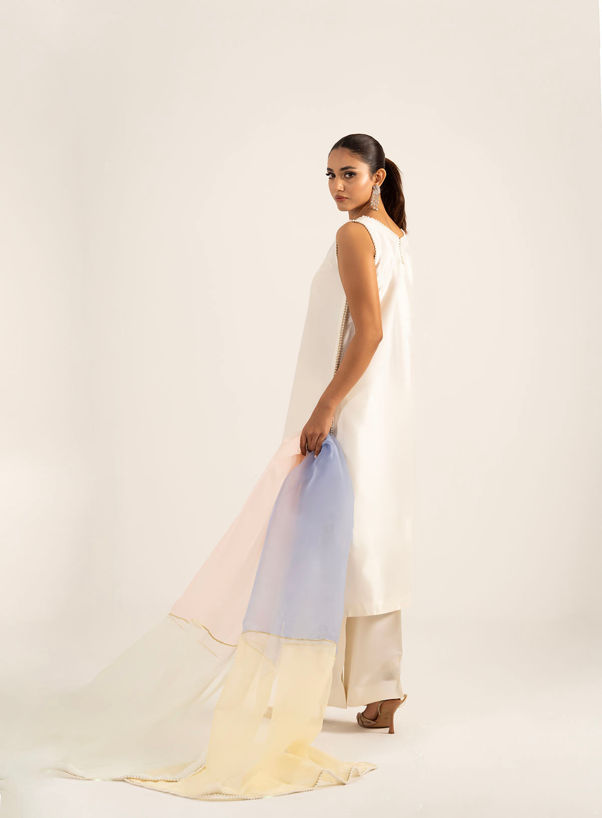 https://ayesha-somaya.com/wp-content/uploads/2025/09/DSC02636-copy.jpg